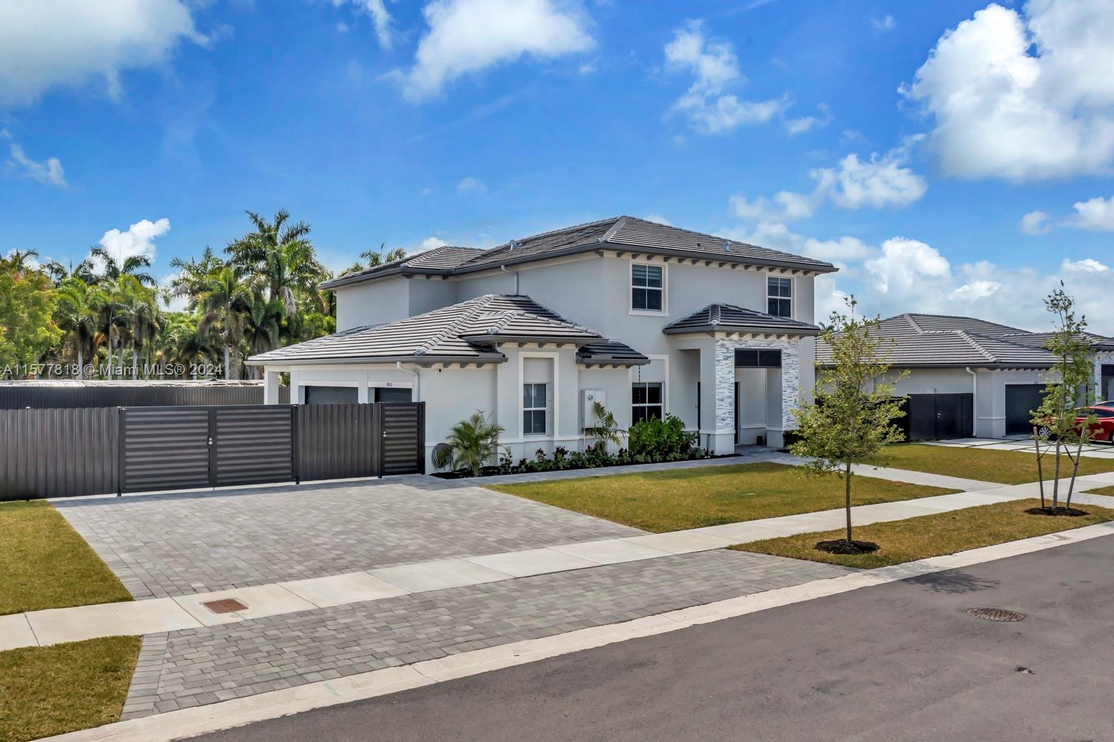 VALENCIA ACRES - Residential