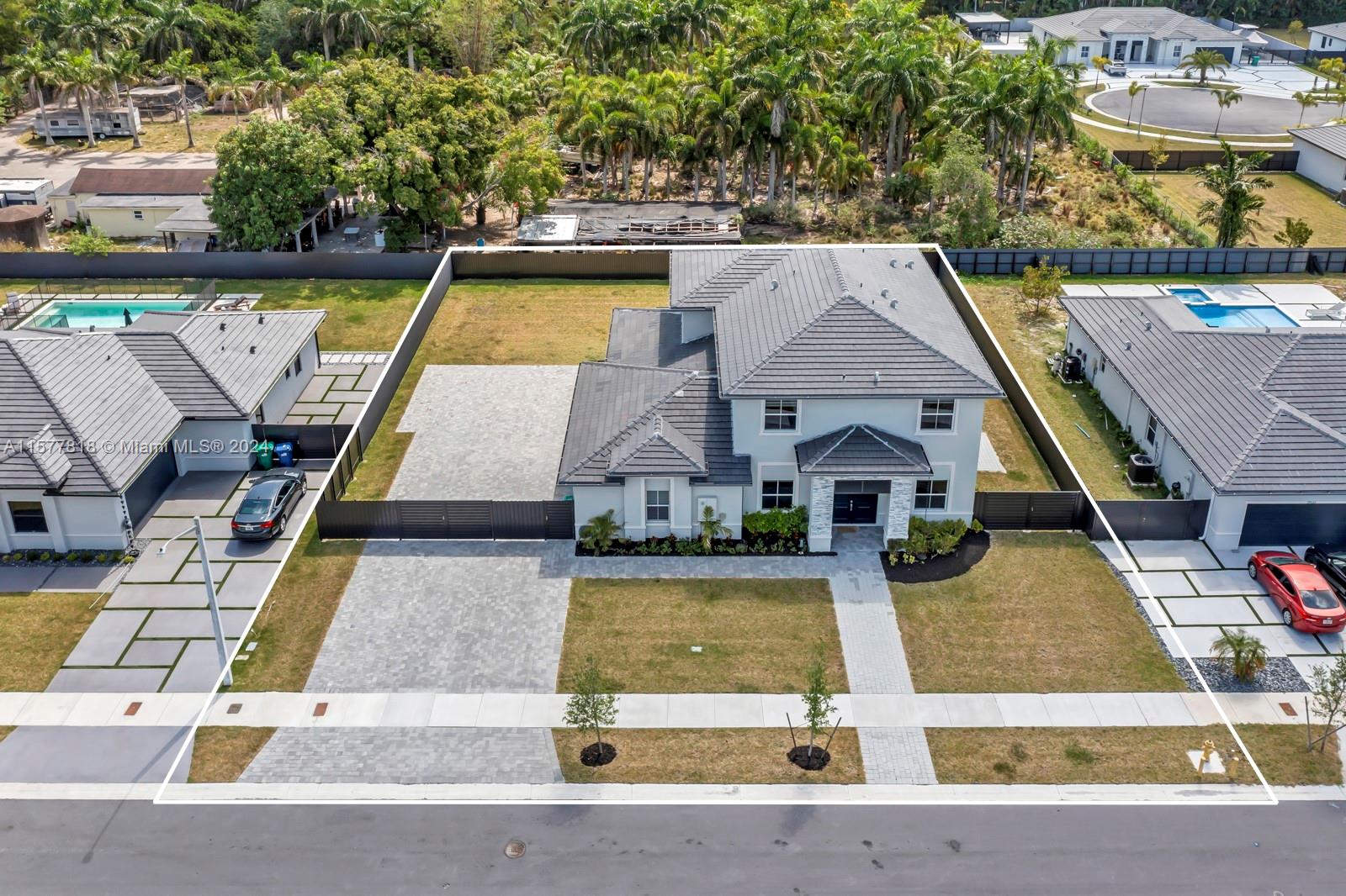 VALENCIA ACRES - Residential
