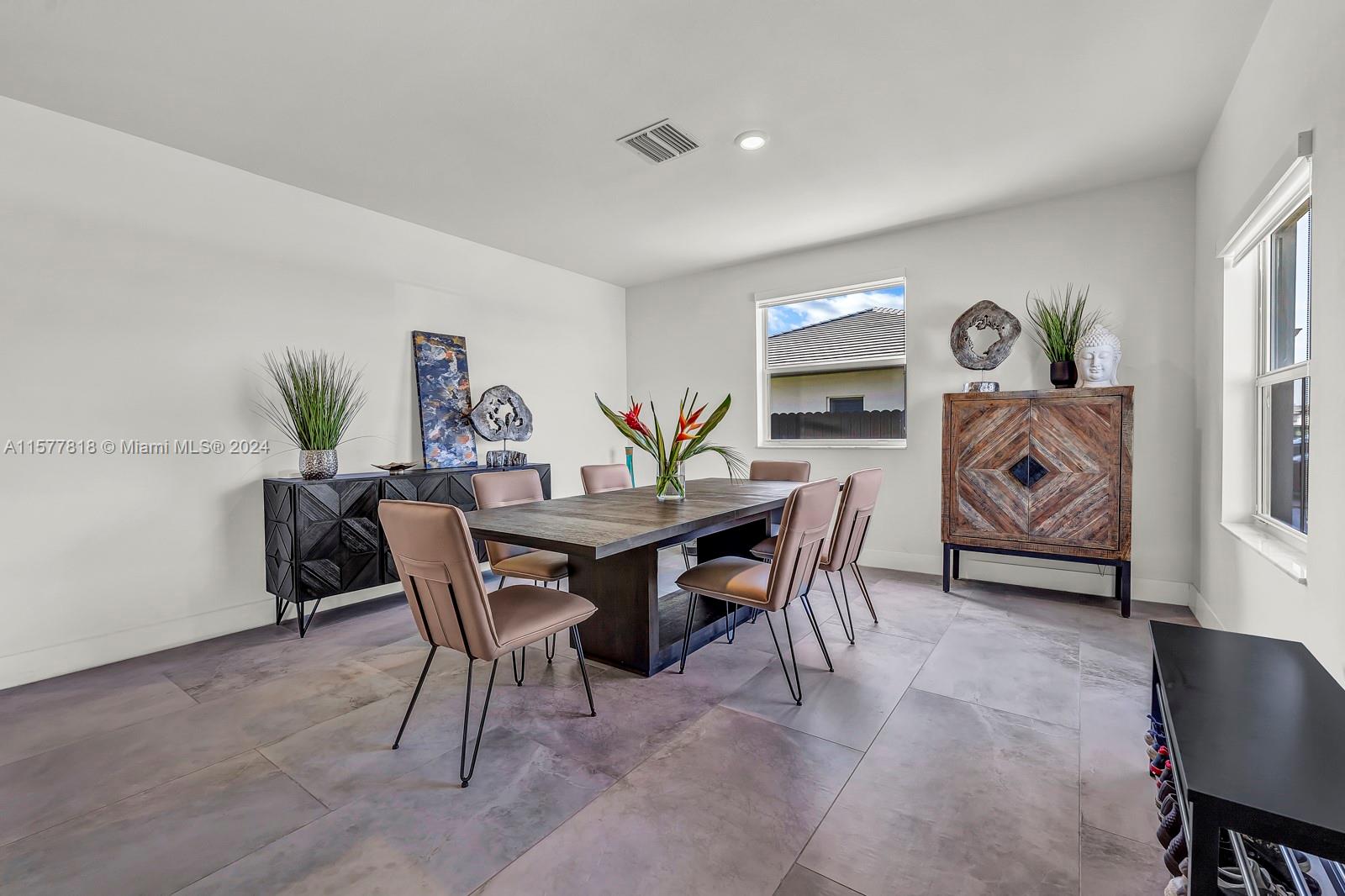 VALENCIA ACRES - Residential