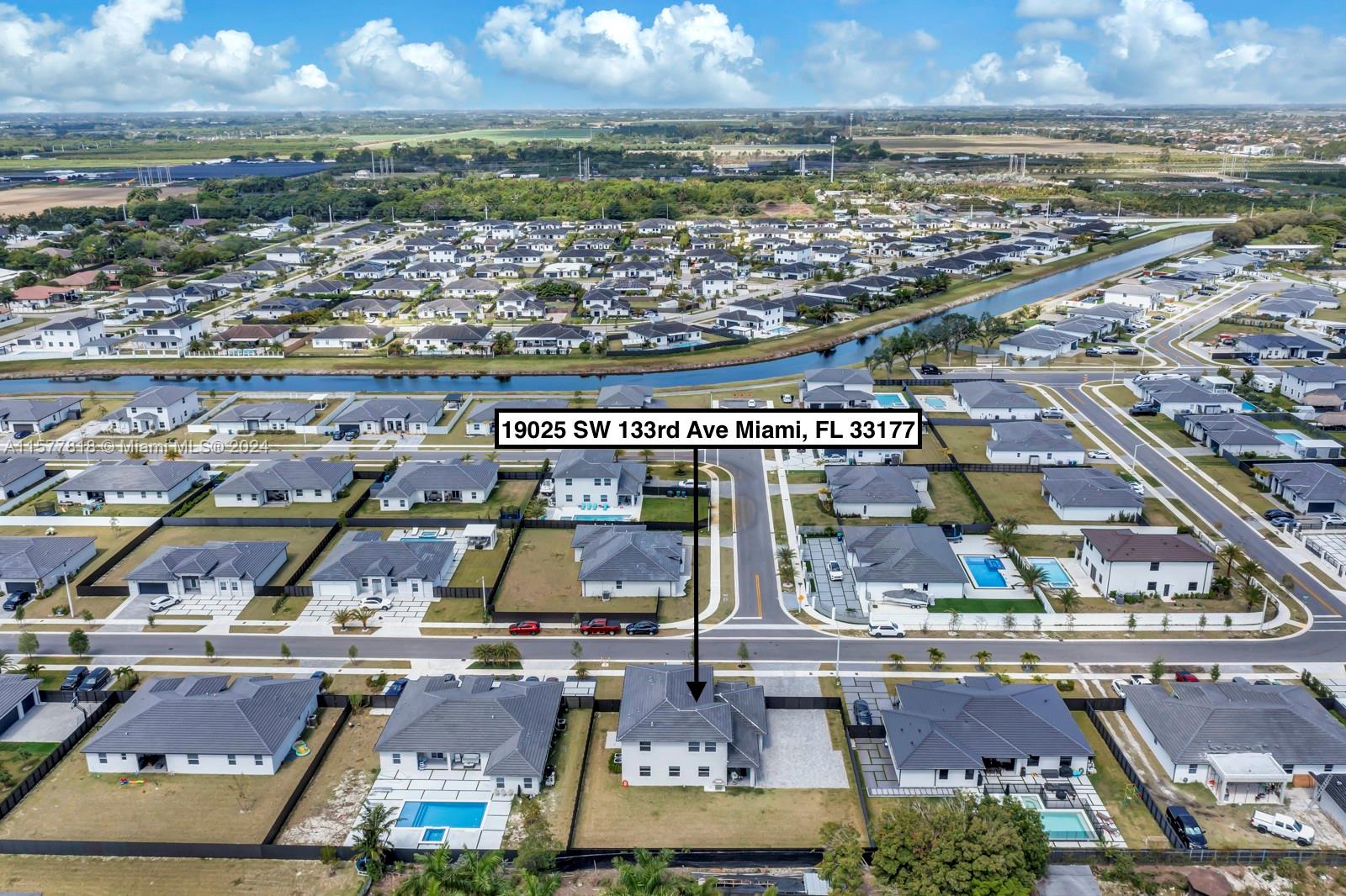 VALENCIA ACRES - Residential