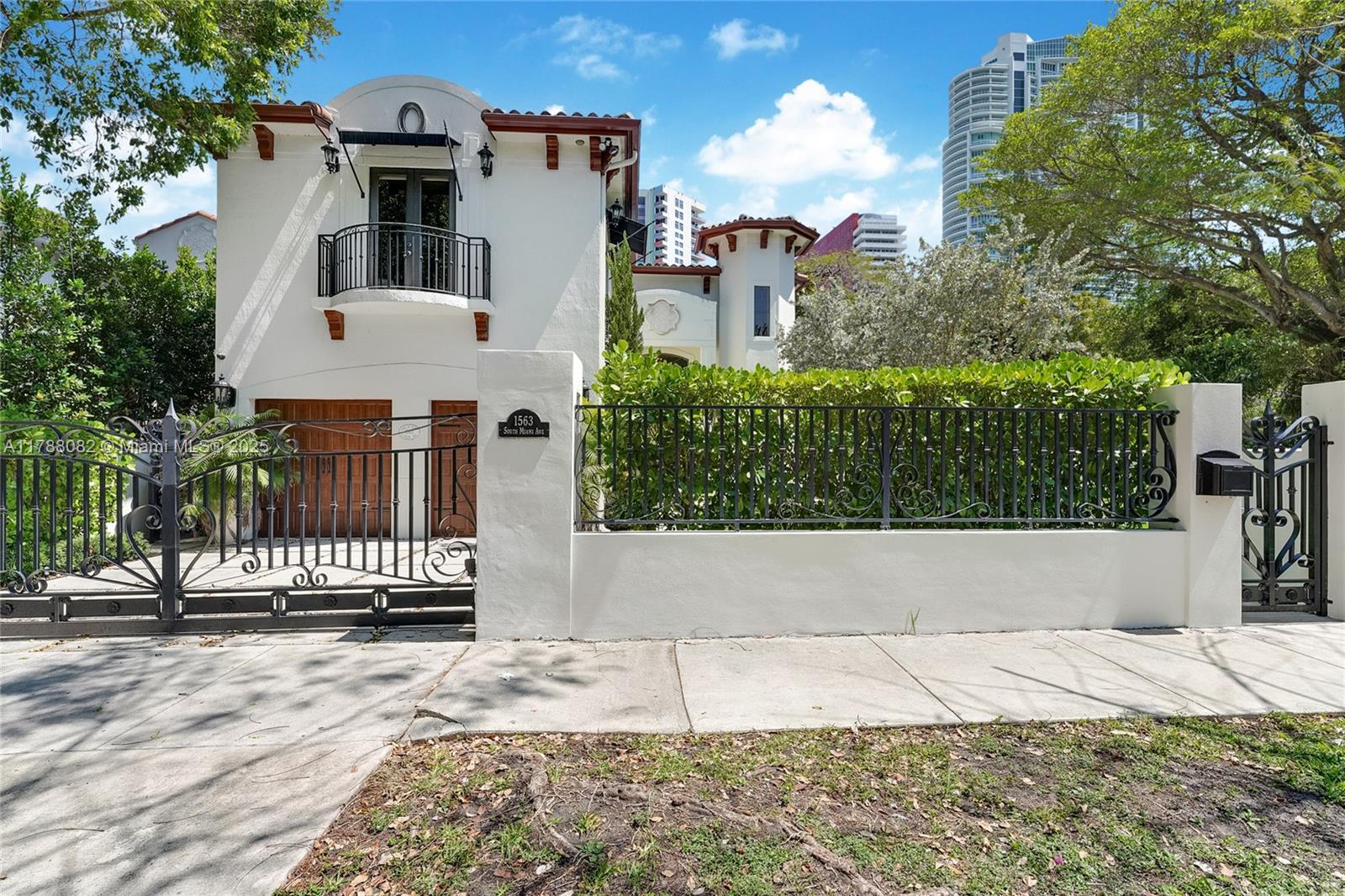 BRICKELLS FLAGLER - Residential