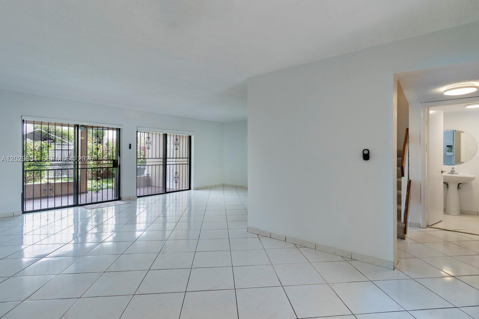 TROPICAL PARK VILLAS COND - Residential Lease