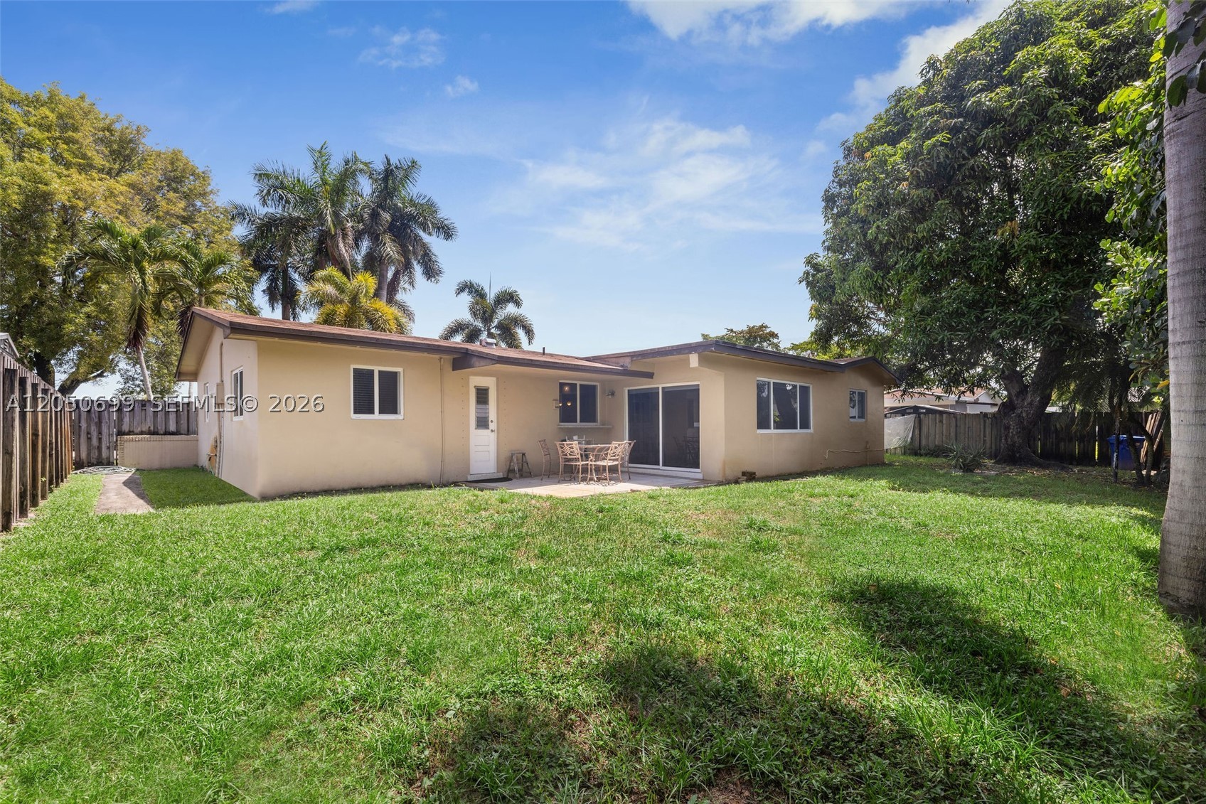 PASADENA LAKES - Residential