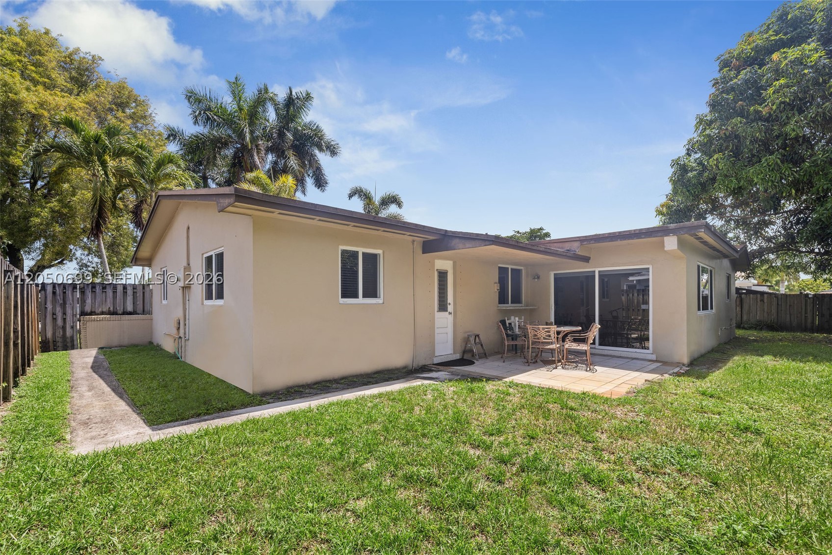 PASADENA LAKES - Residential