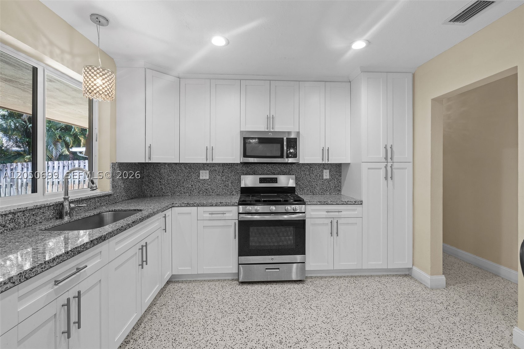 PASADENA LAKES - Residential