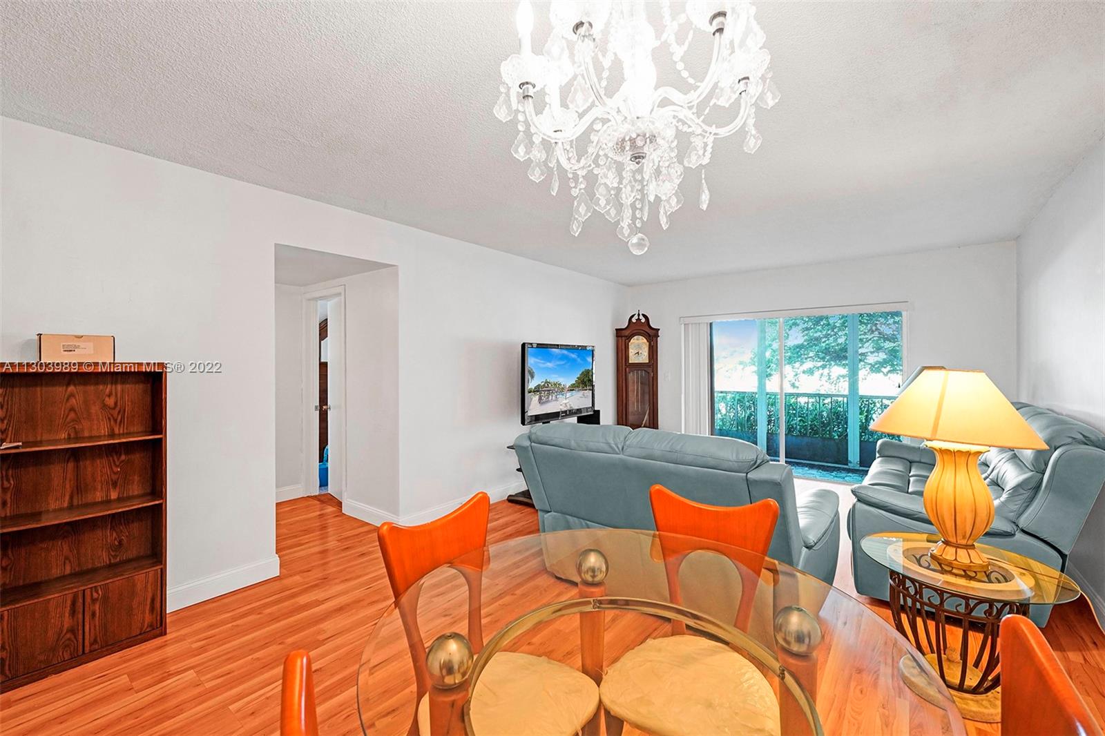 HILLCREST COUNTRY CLUB AP - Residential