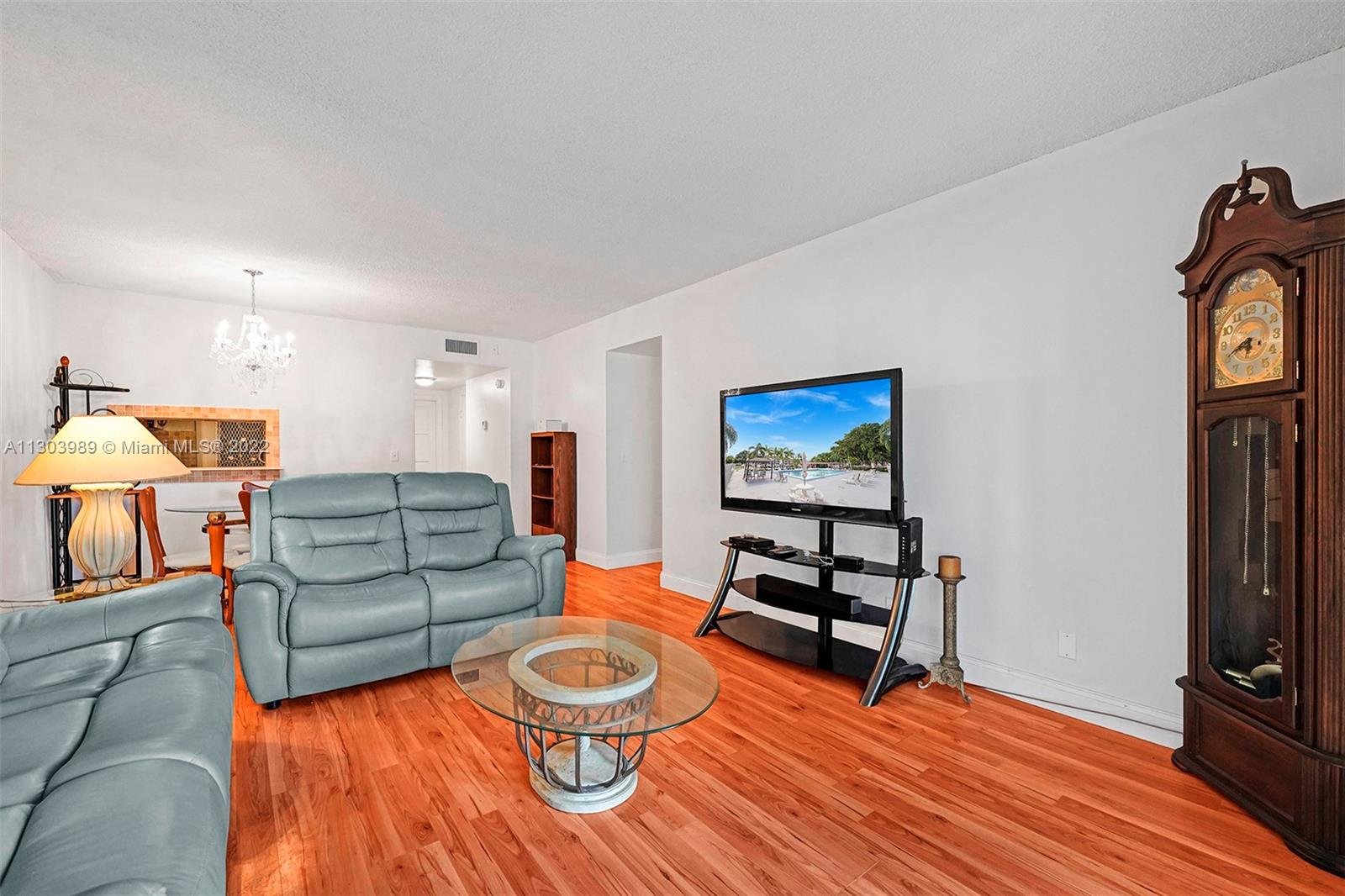 HILLCREST COUNTRY CLUB AP - Residential