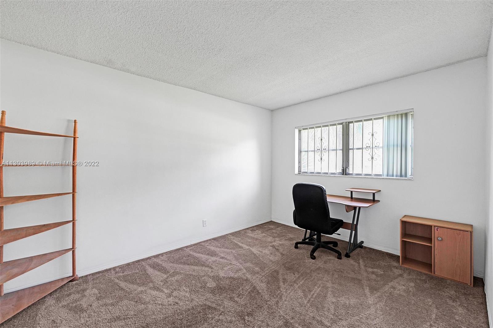 HILLCREST COUNTRY CLUB AP - Residential