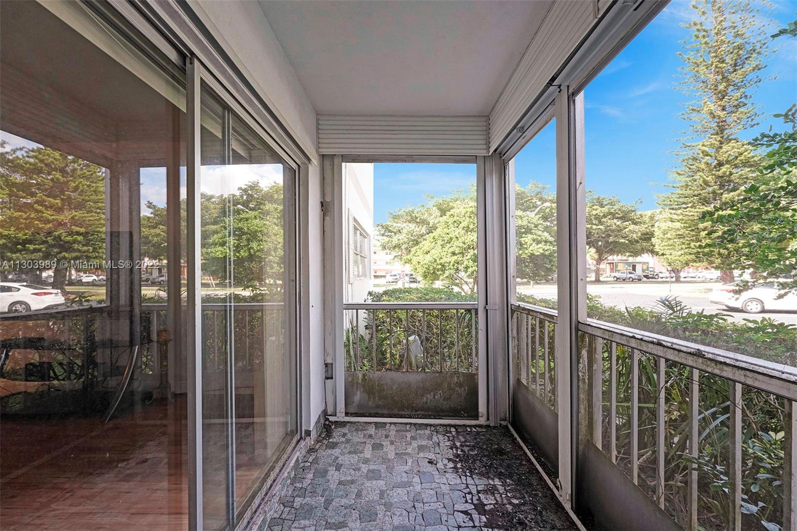 HILLCREST COUNTRY CLUB AP - Residential