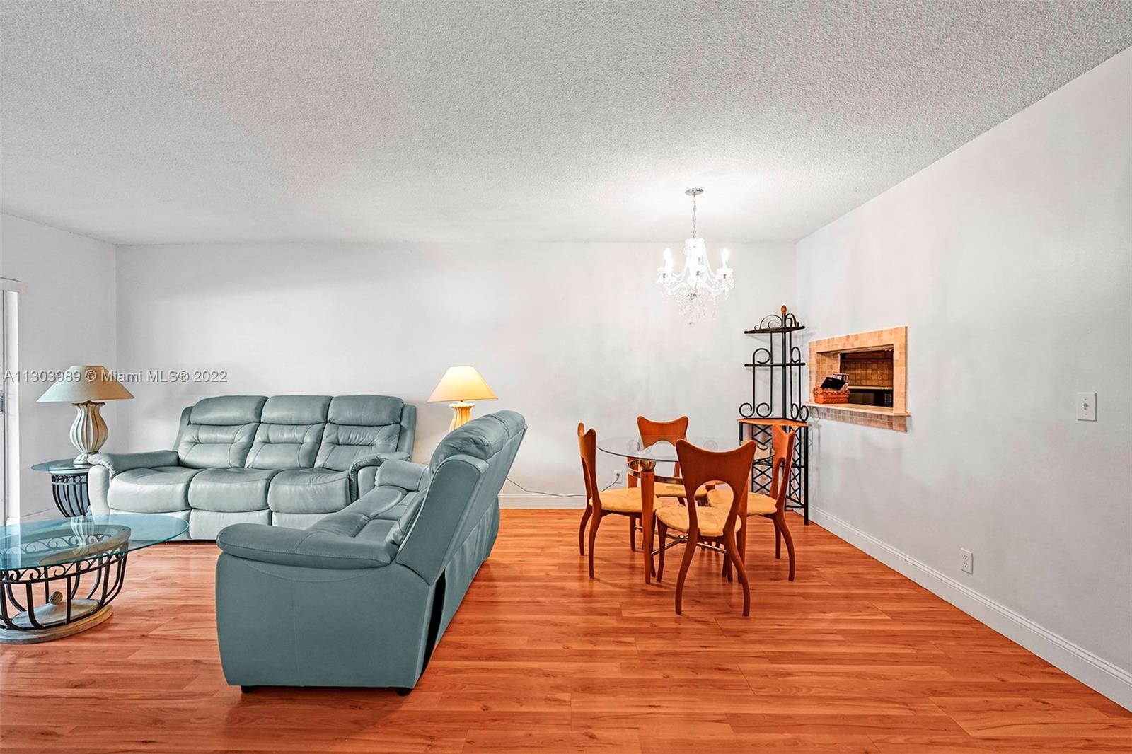 HILLCREST COUNTRY CLUB AP - Residential