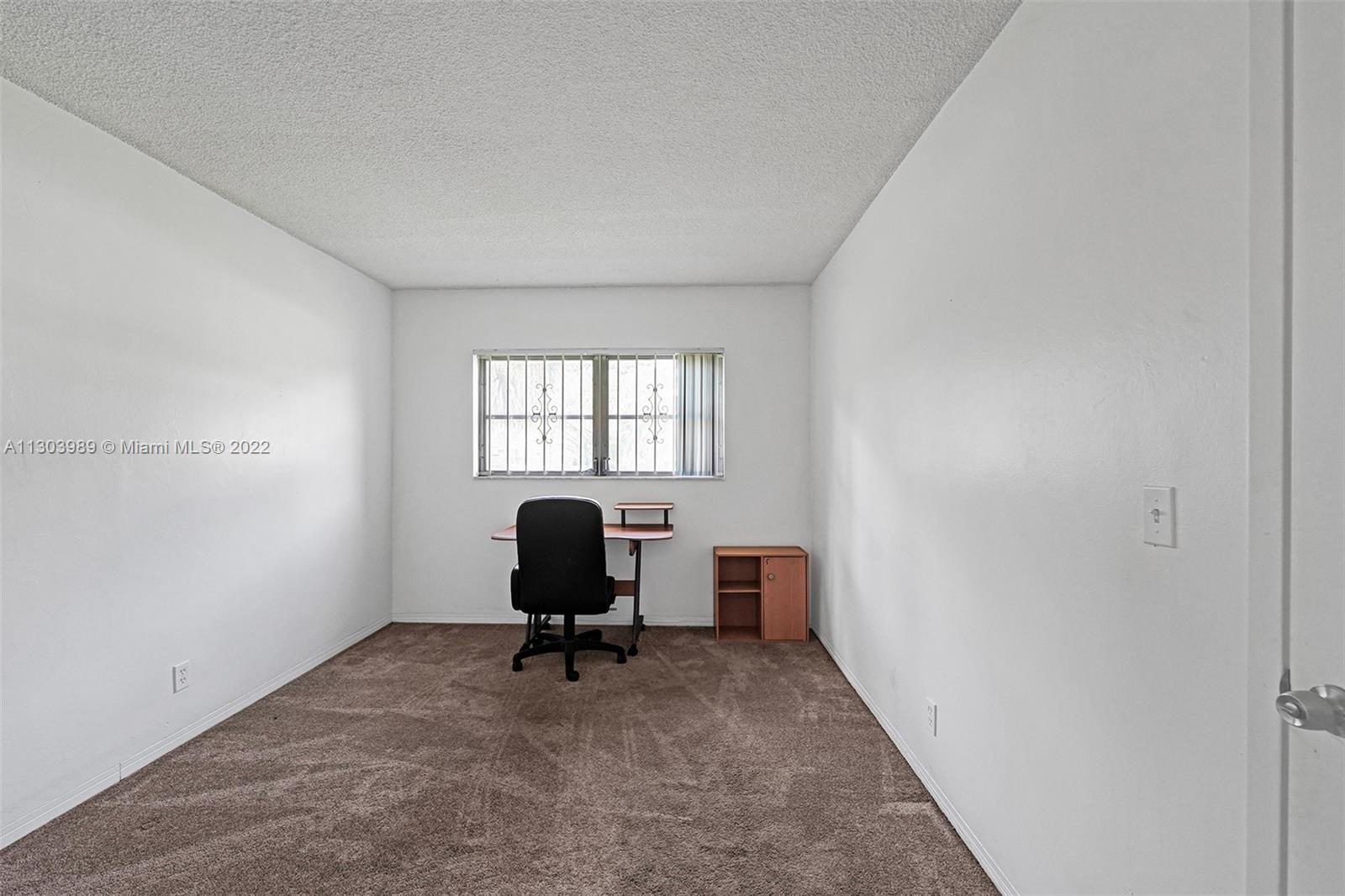 HILLCREST COUNTRY CLUB AP - Residential