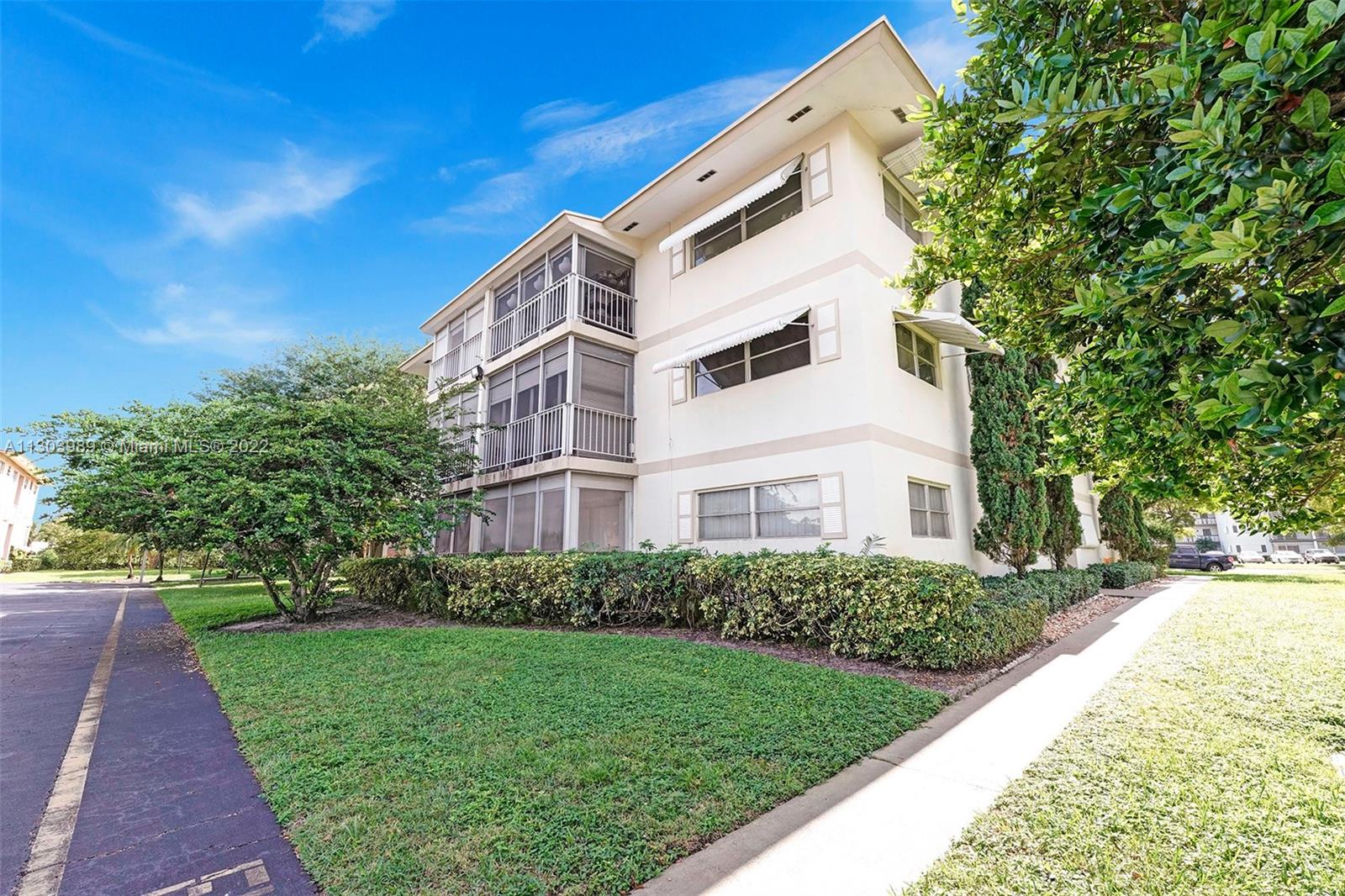 HILLCREST COUNTRY CLUB AP - Residential