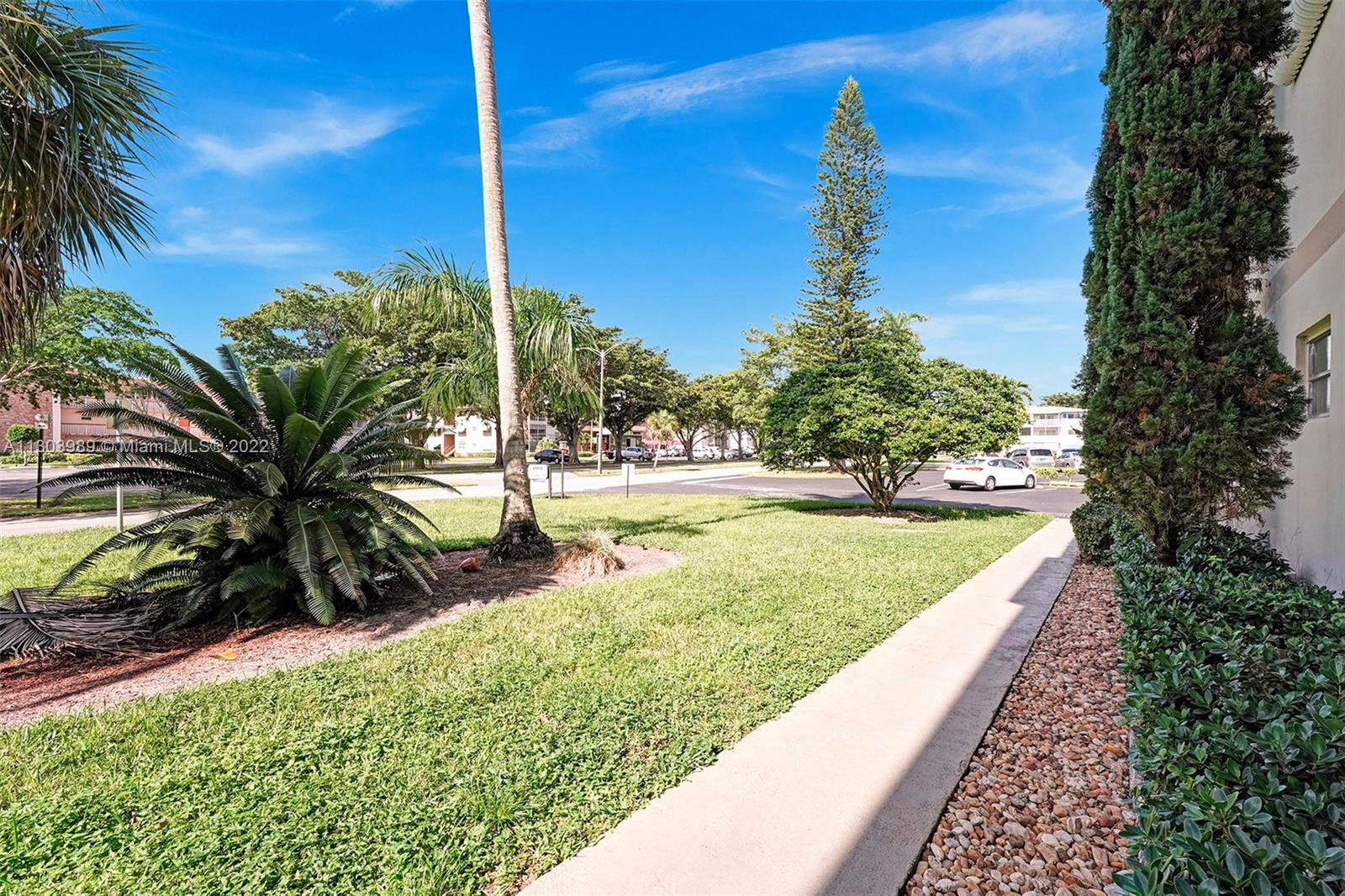 HILLCREST COUNTRY CLUB AP - Residential