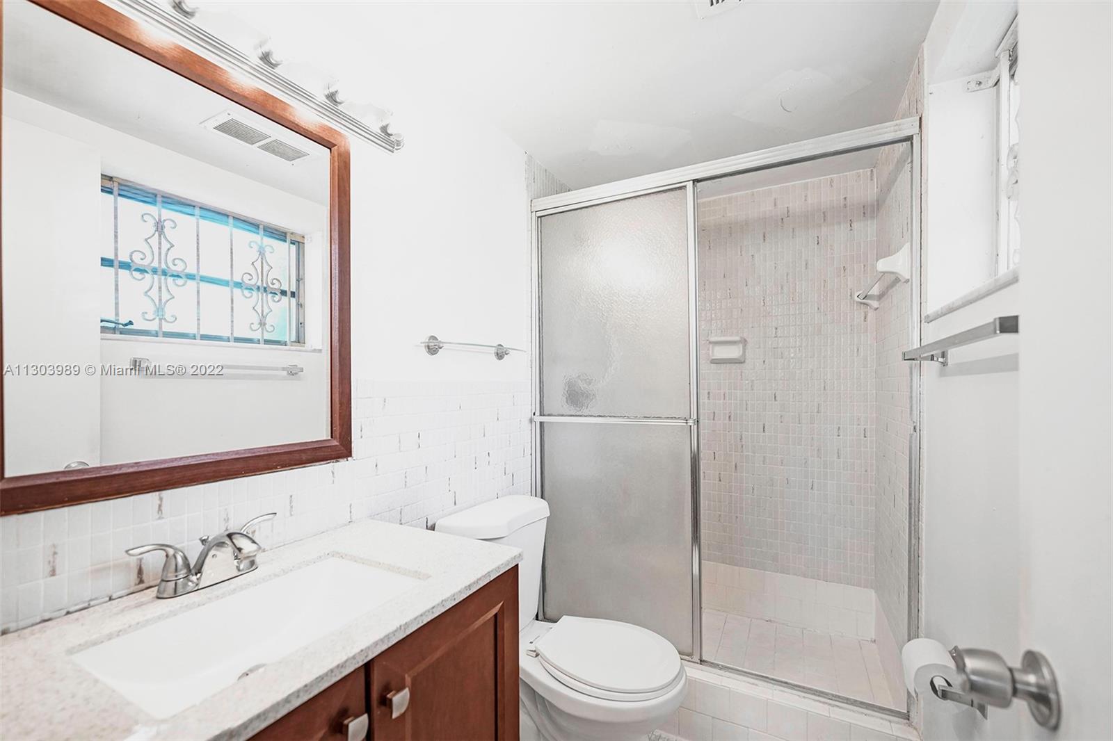 HILLCREST COUNTRY CLUB AP - Residential