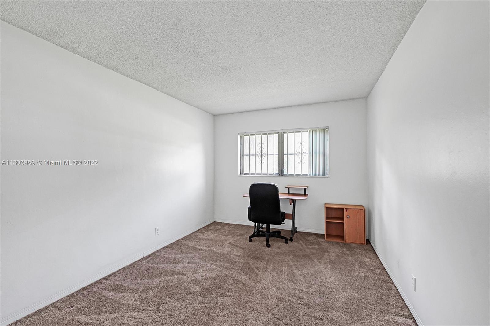 HILLCREST COUNTRY CLUB AP - Residential
