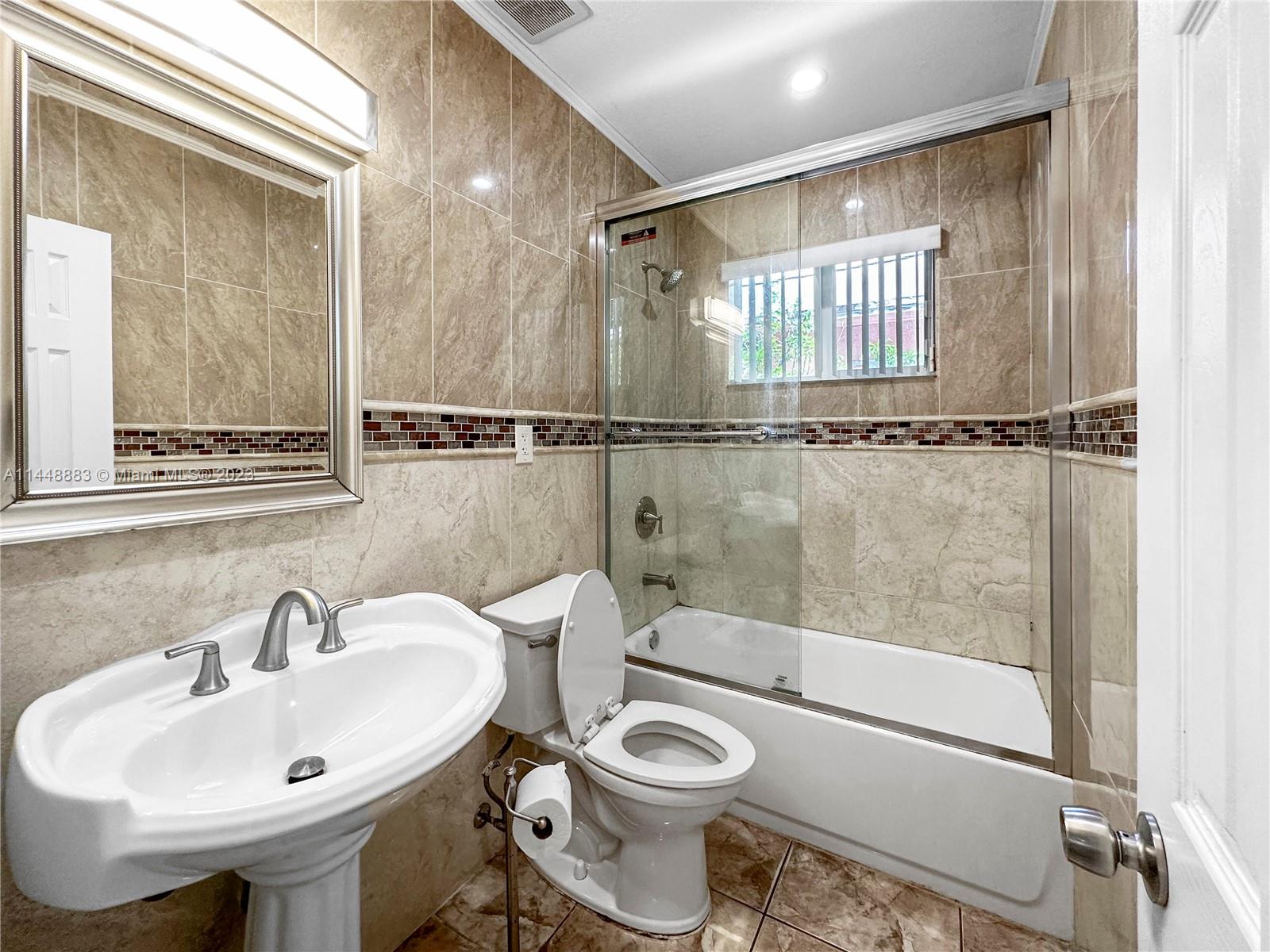 GROVELAND PK - Residential Lease