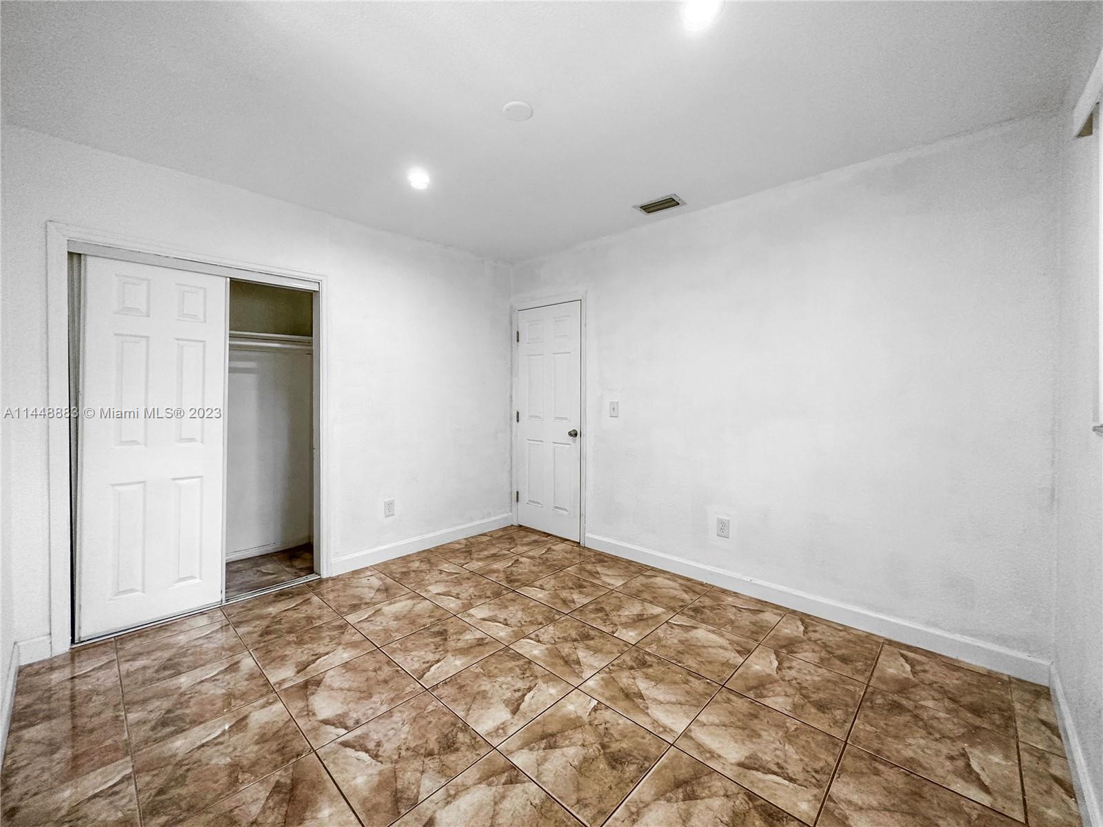 GROVELAND PK - Residential Lease
