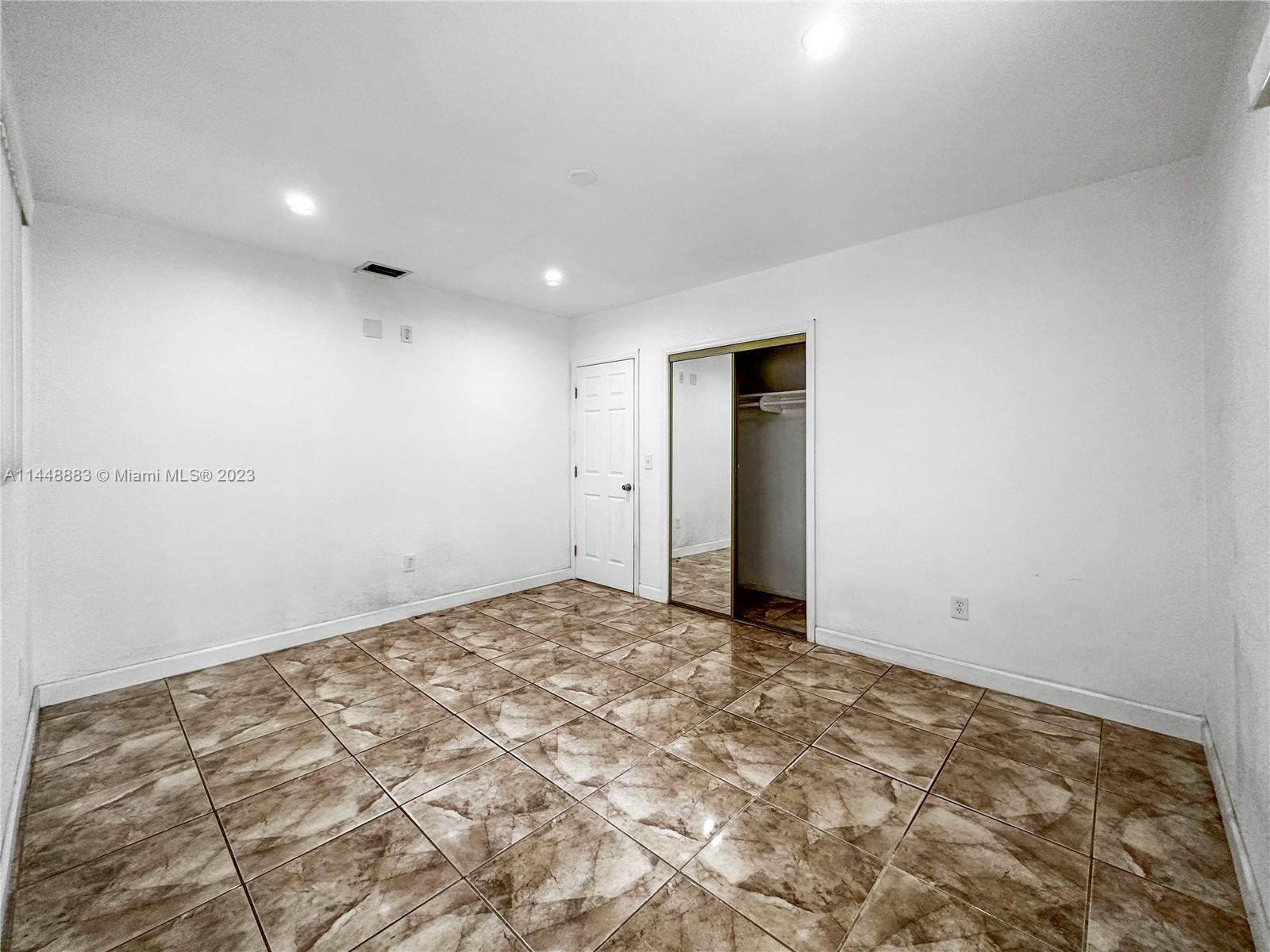 GROVELAND PK - Residential Lease