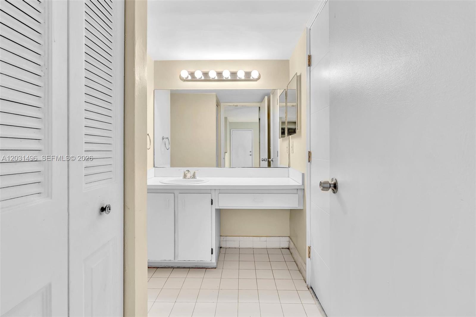 LAKES OF JACARANDA CONDO - Residential