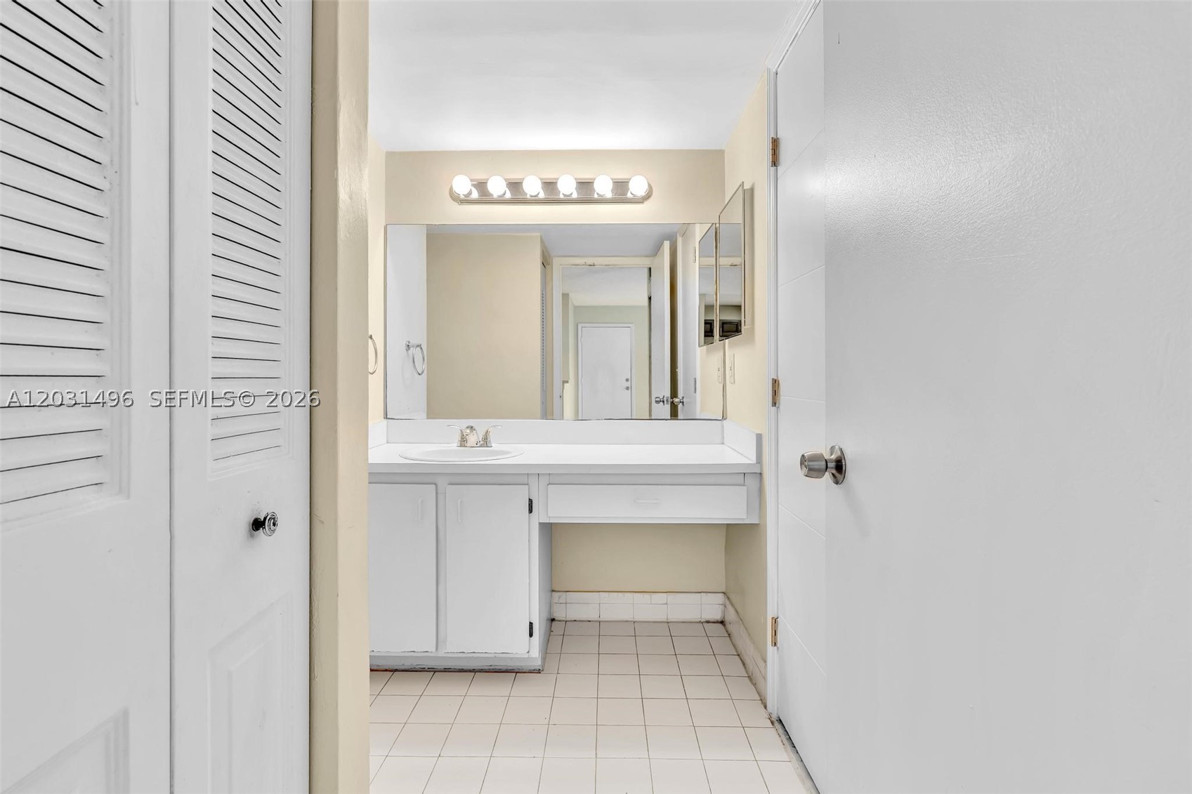 LAKES OF JACARANDA CONDO - Residential