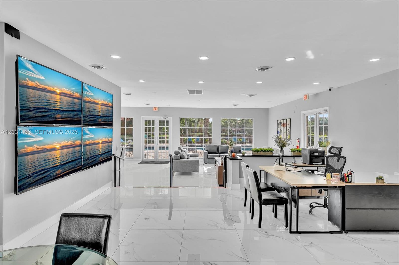 LAKES OF JACARANDA CONDO - Residential