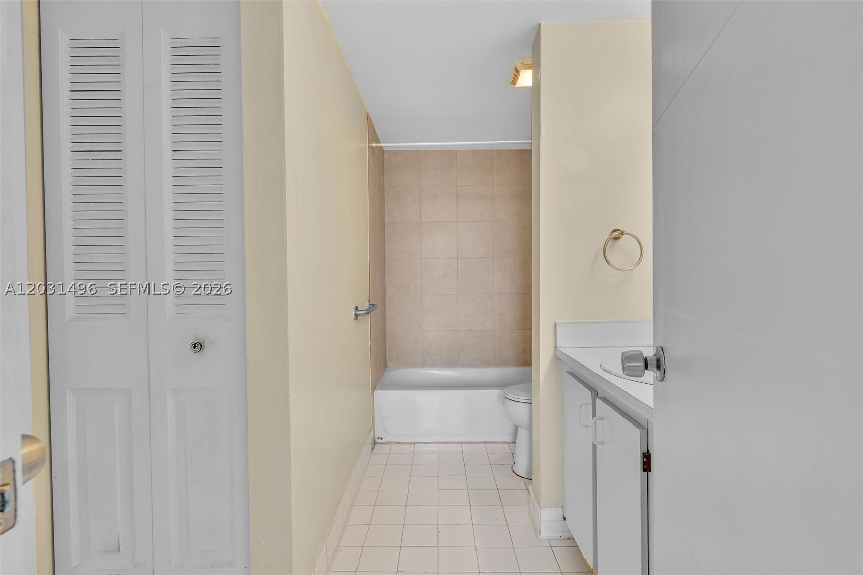 LAKES OF JACARANDA CONDO - Residential