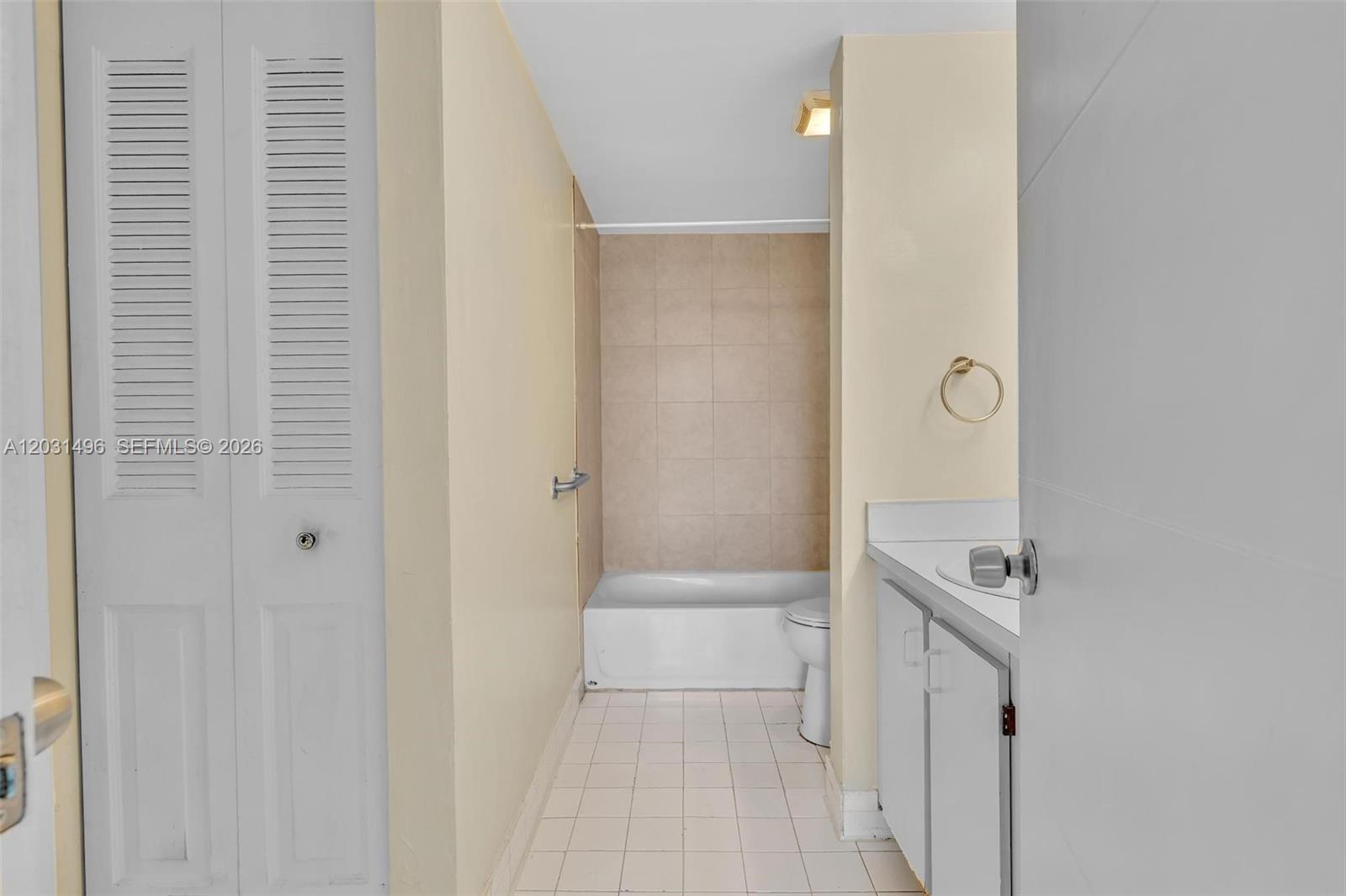 LAKES OF JACARANDA CONDO - Residential