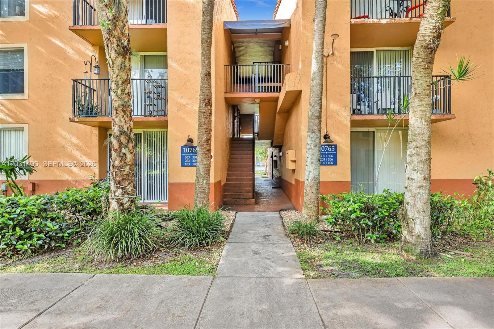 LAKES OF JACARANDA CONDO - Residential