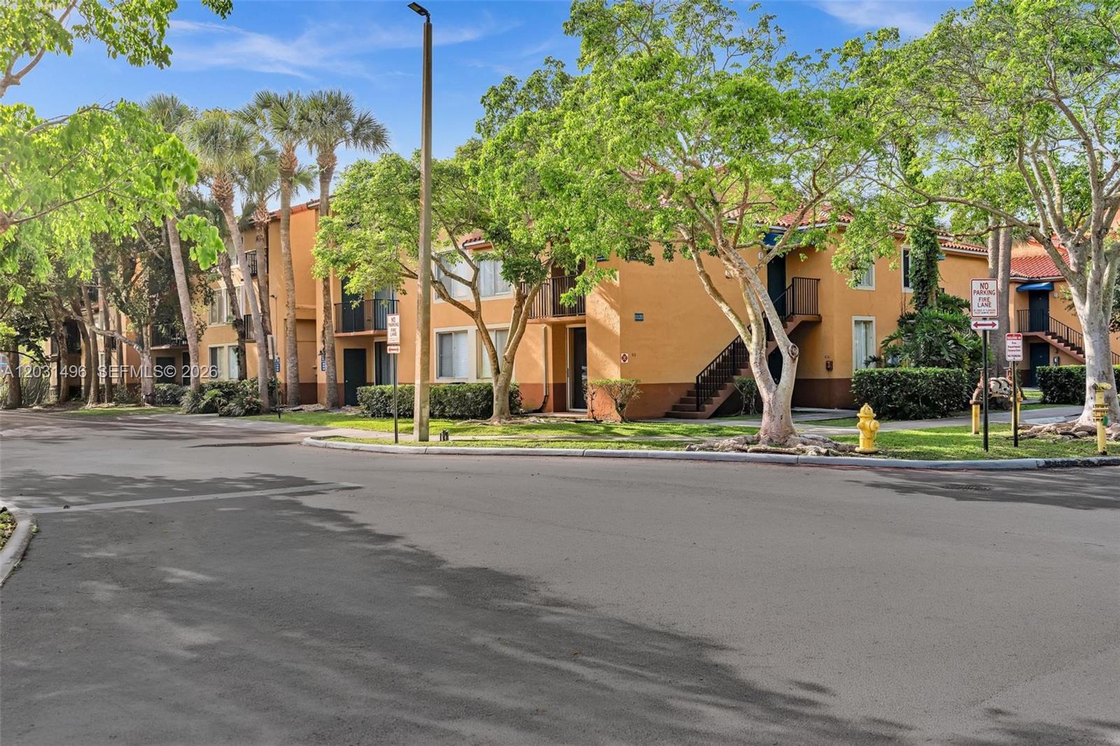 LAKES OF JACARANDA CONDO - Residential