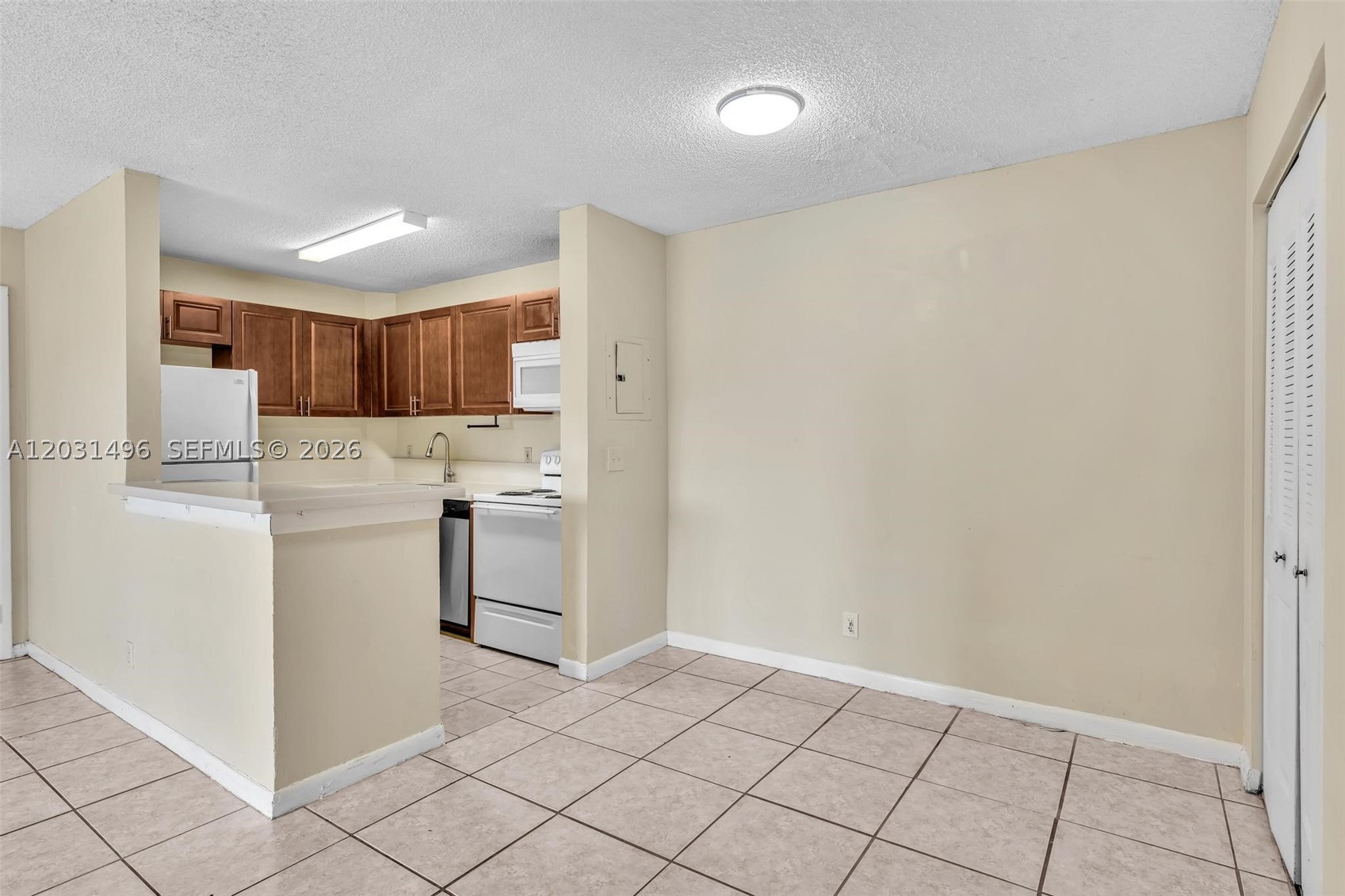 LAKES OF JACARANDA CONDO - Residential