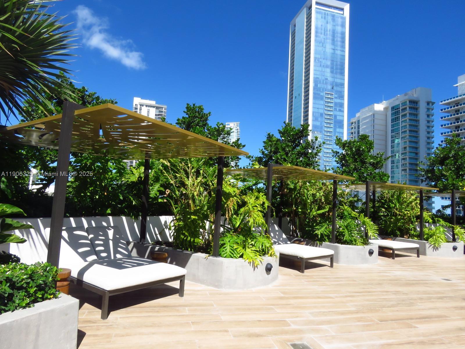 Stunning 1-bedroom plus den fully furnished waterfront residence in a prestigious luxury building.Features elegant modern finishes, open layout with abundant natural light, and a private balcony offering serene water views .Enjoy world-clas amenities, resort -style sauna, steam and massage rooms, game room, gym, childrens room, conference center, putting green, tennis/ basketball/ pickleball courts, wine lounge, just minutes from Wynwood, the Design District, Brickell and the beaches.