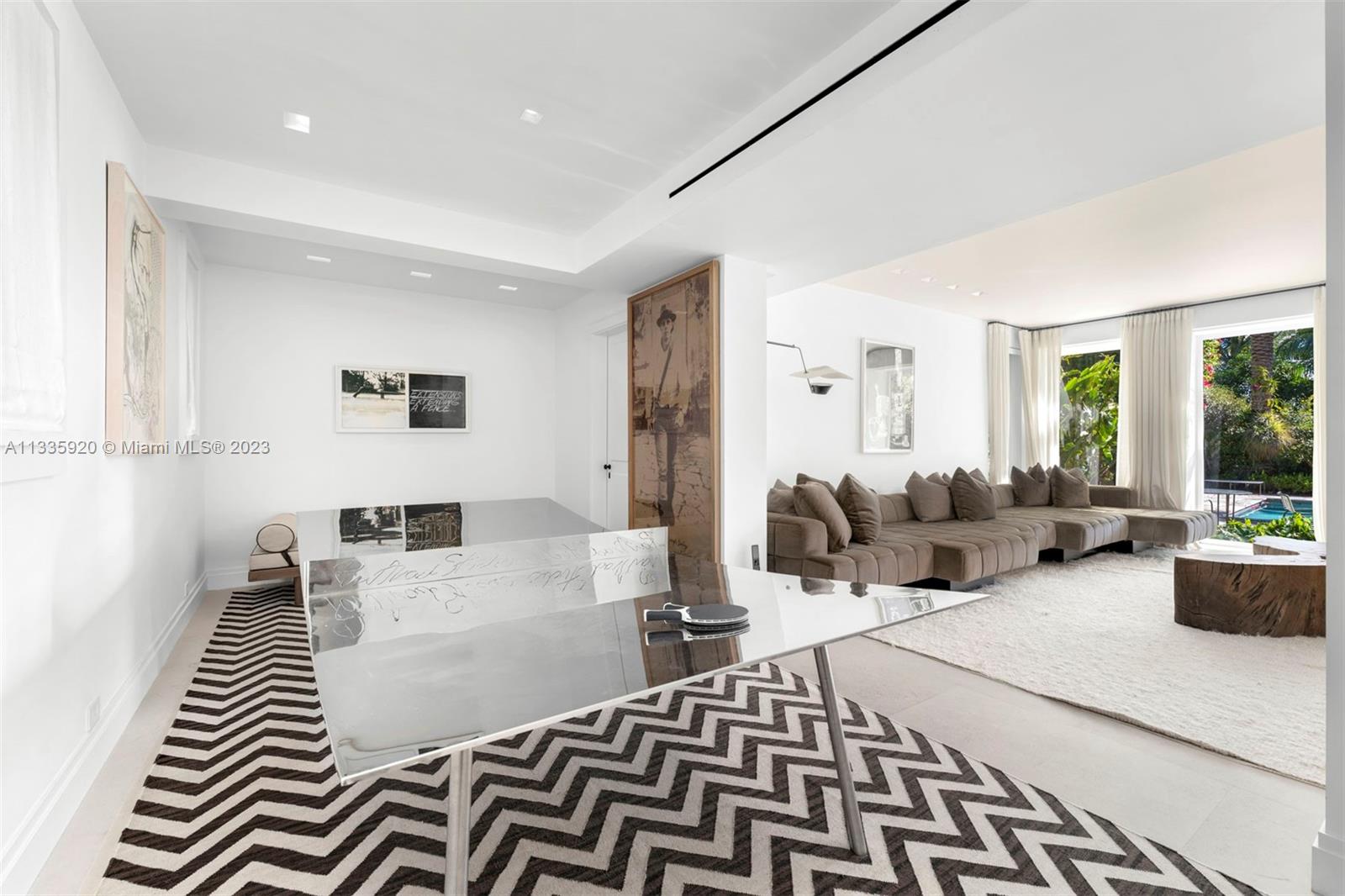 SUNSET LAKE EXTENSION - Residential