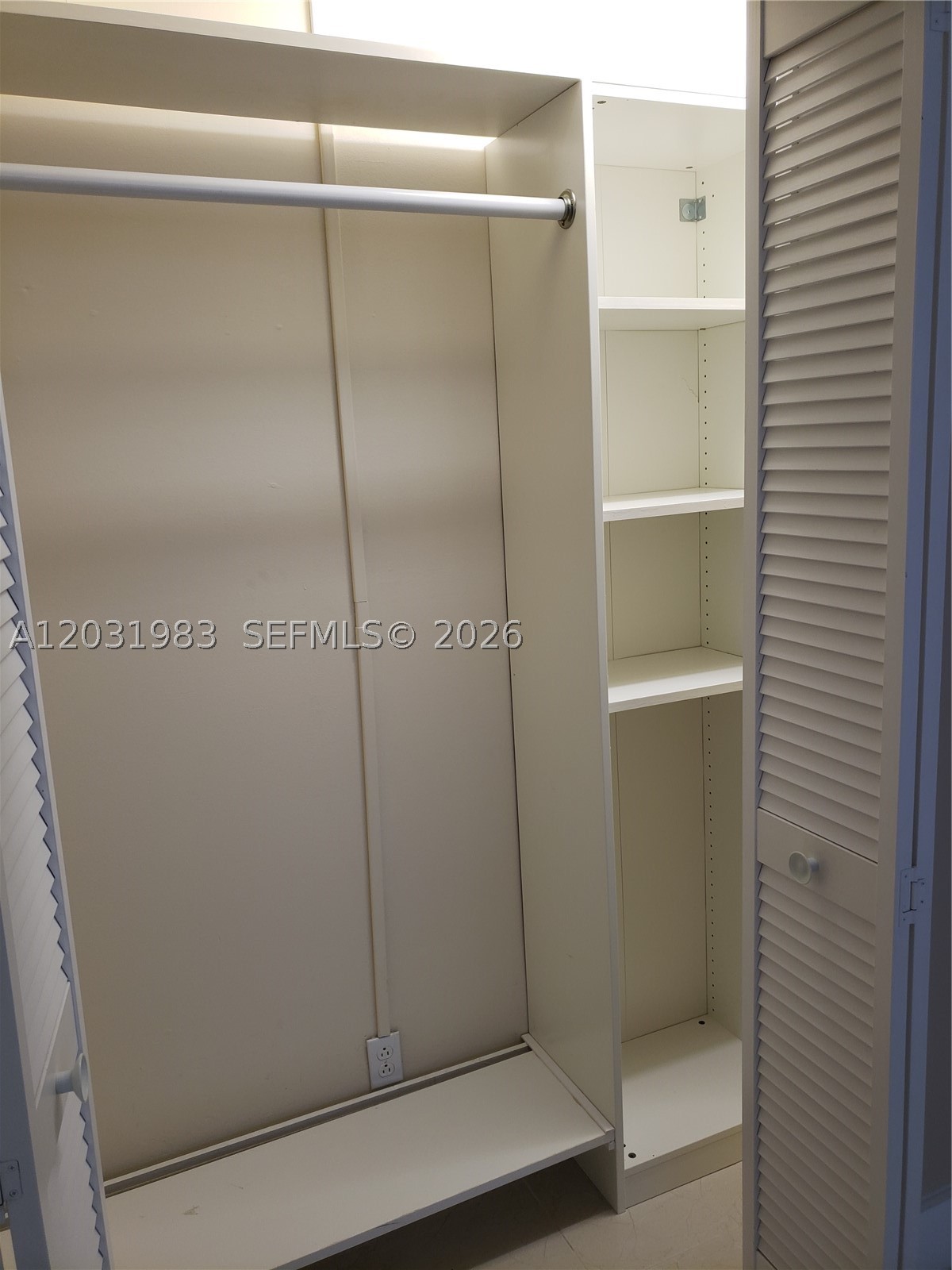 LAKE POINT TOWER CONDO - Residential Lease