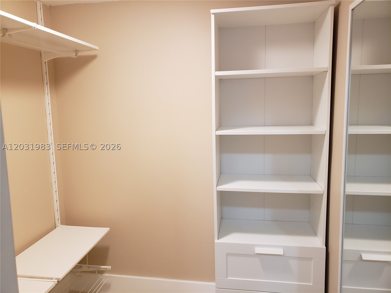 LAKE POINT TOWER CONDO - Residential Lease