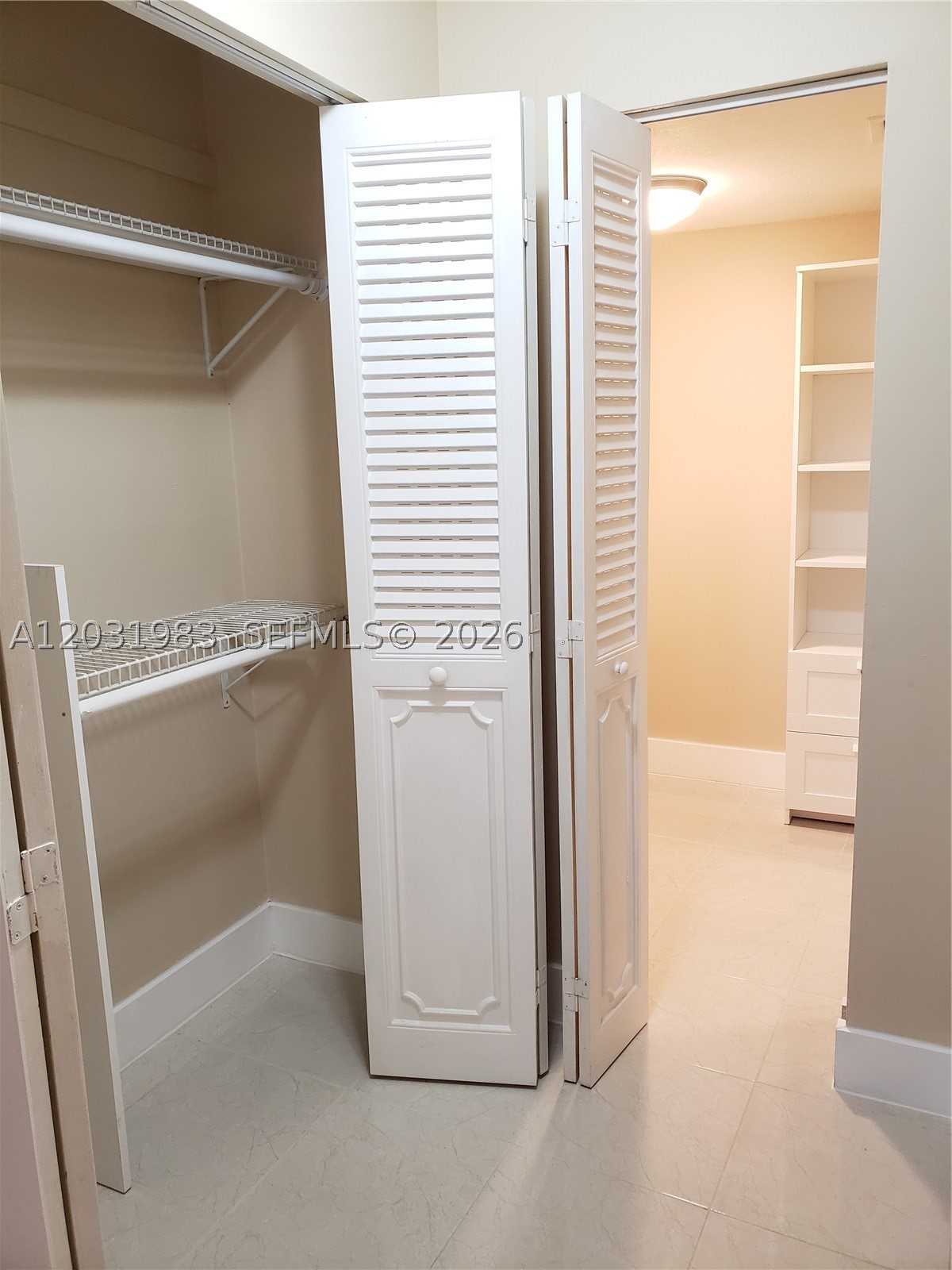 LAKE POINT TOWER CONDO - Residential Lease