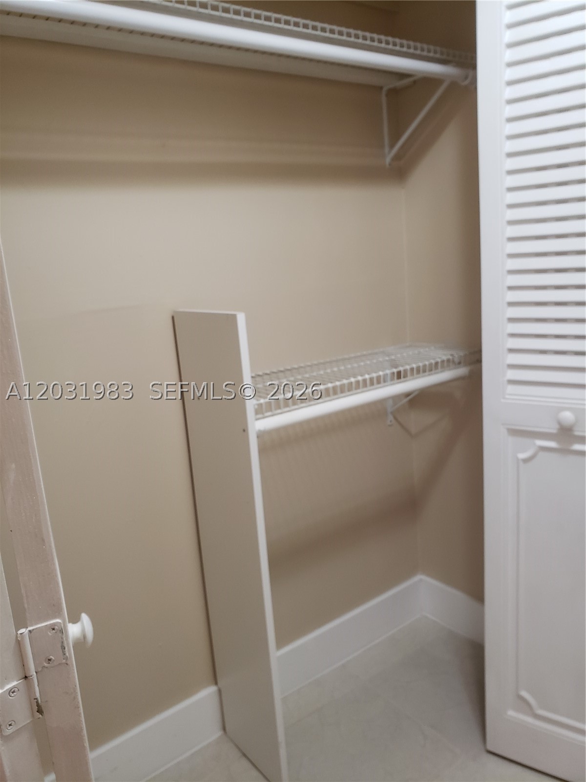 LAKE POINT TOWER CONDO - Residential Lease