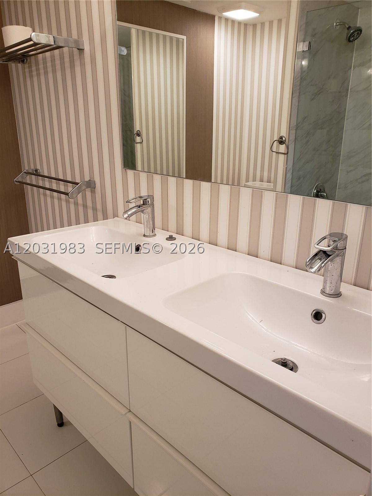 LAKE POINT TOWER CONDO - Residential Lease