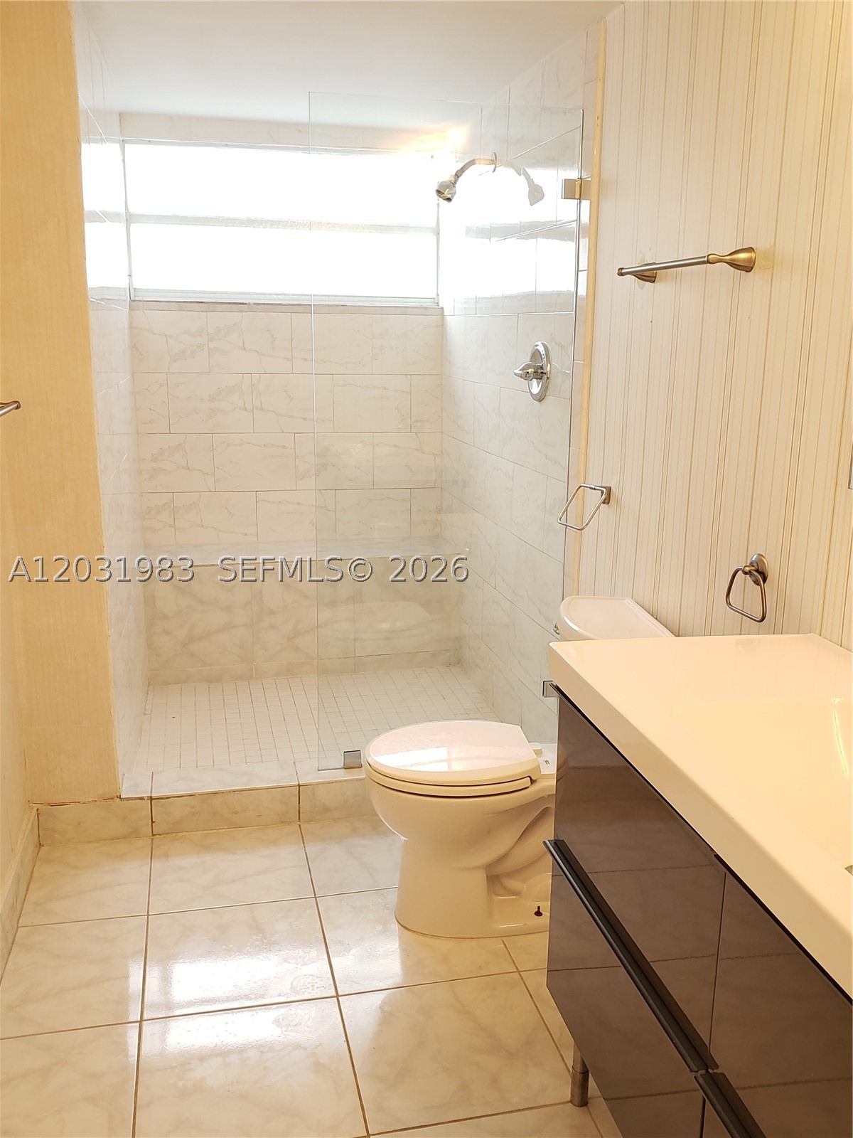 LAKE POINT TOWER CONDO - Residential Lease