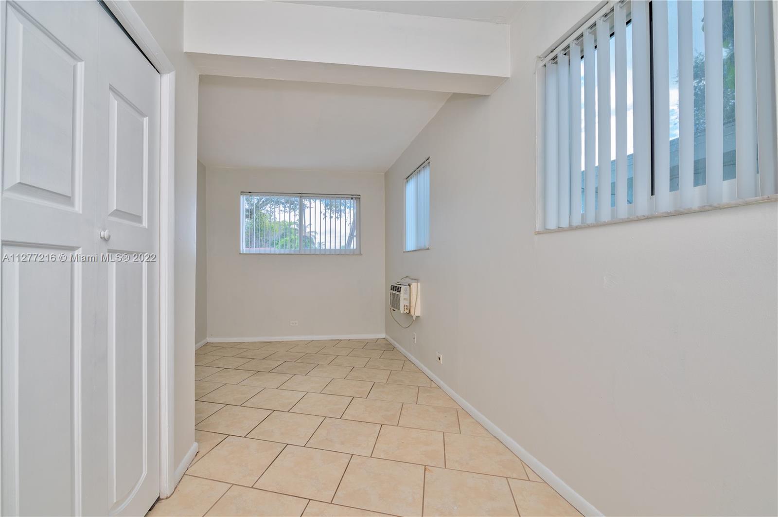 HOLLYWOOD HEIGHTS ADD SEC - Residential Lease
