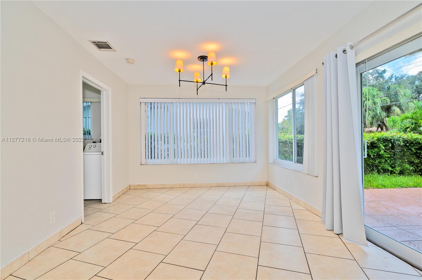 HOLLYWOOD HEIGHTS ADD SEC - Residential Lease