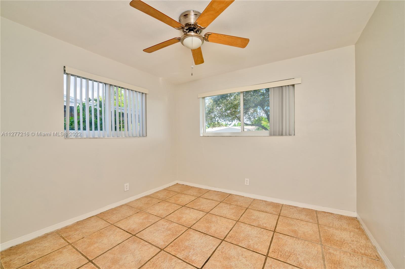 HOLLYWOOD HEIGHTS ADD SEC - Residential Lease