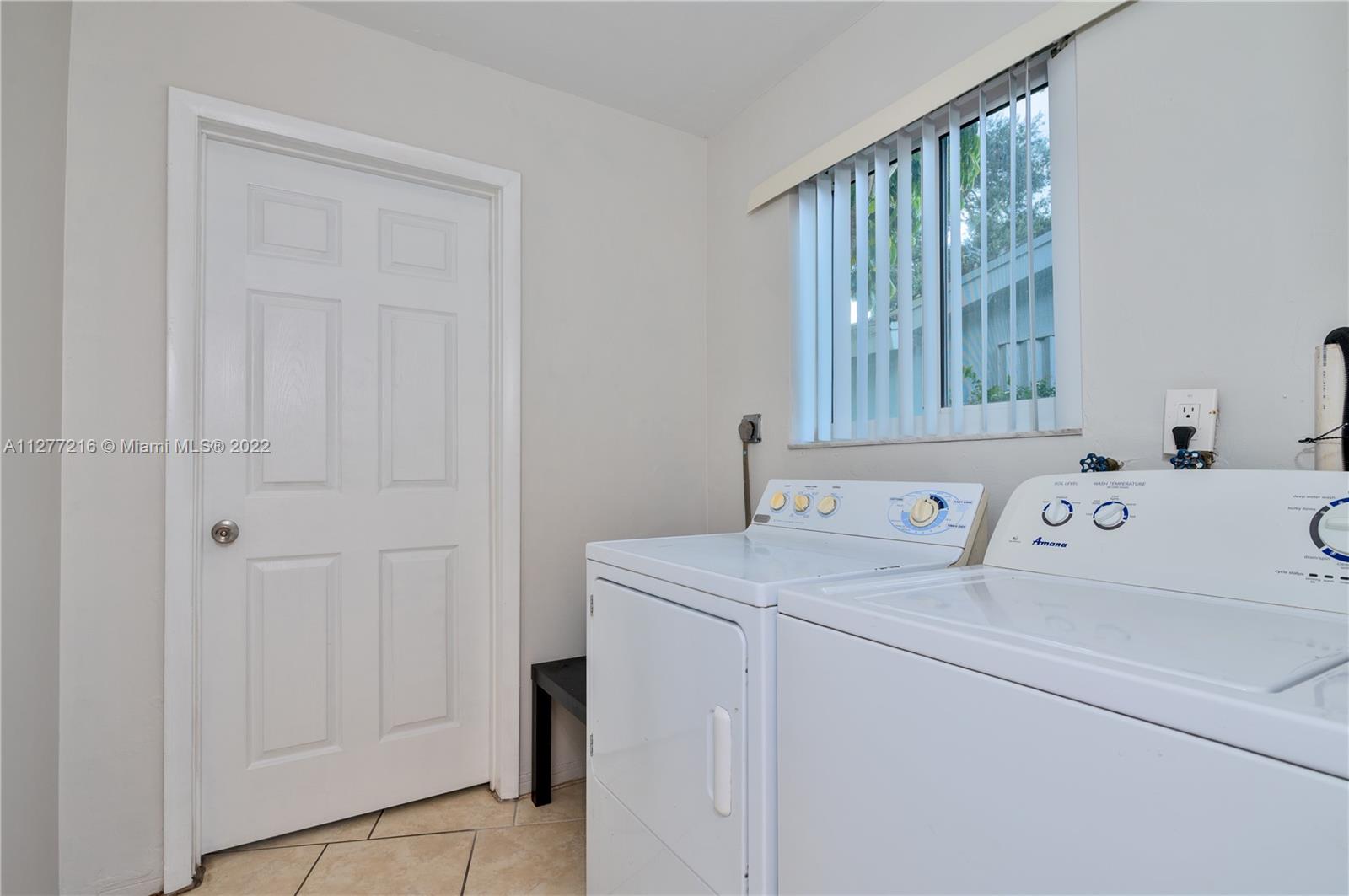 HOLLYWOOD HEIGHTS ADD SEC - Residential Lease