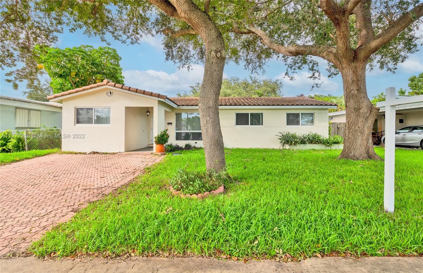 HOLLYWOOD HEIGHTS ADD SEC - Residential Lease