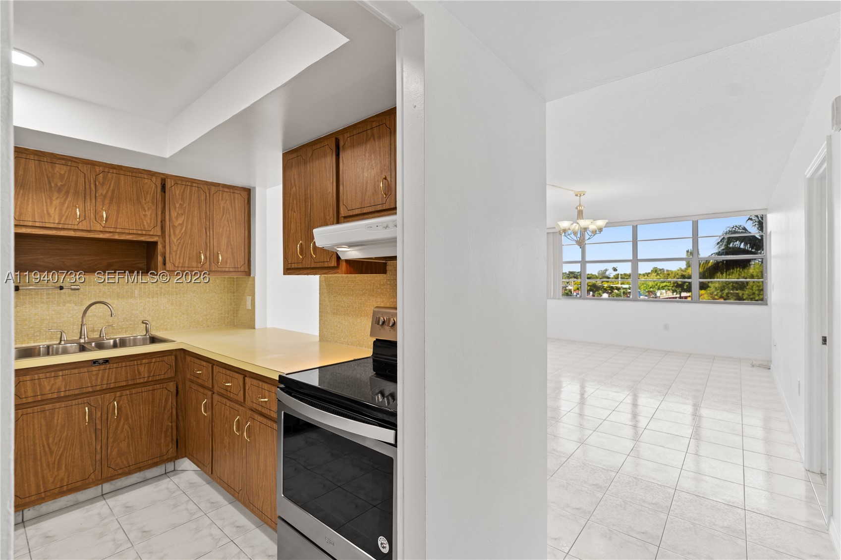 BUCKLEY TOWERS CONDO - EA - Residential