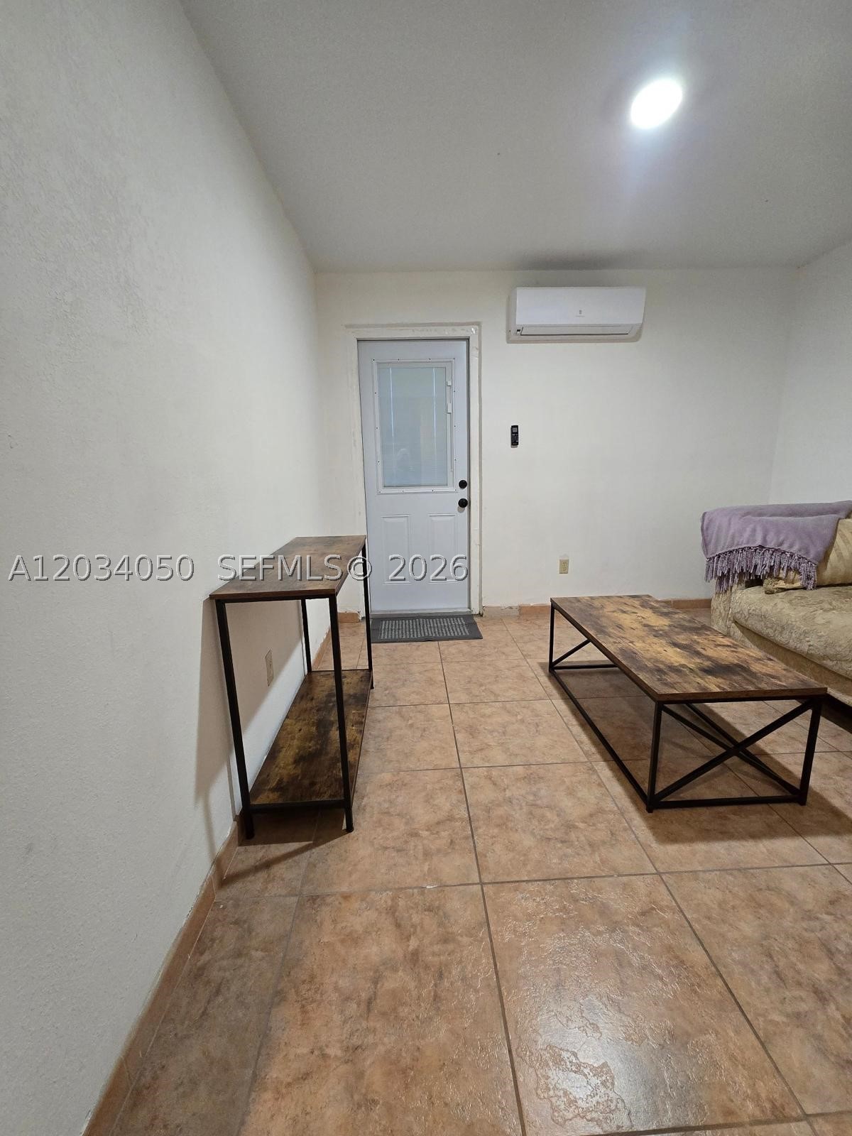 LAKES OF THE MEADOW SEC 2 - Residential Lease
