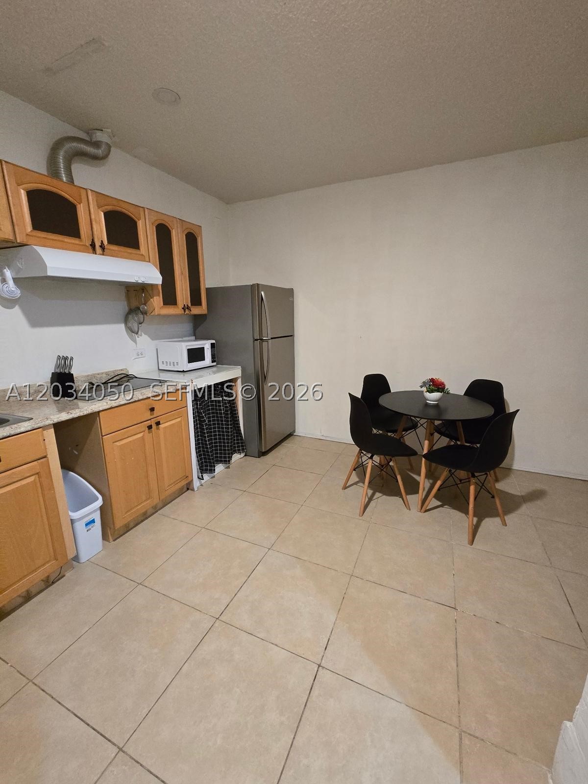 LAKES OF THE MEADOW SEC 2 - Residential Lease