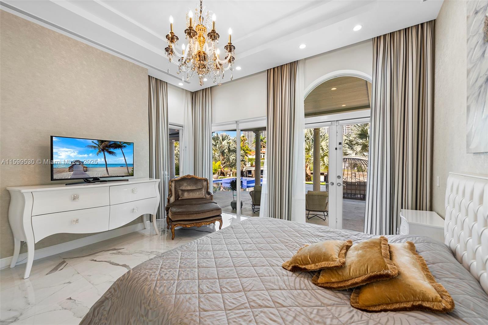 GOLDEN BEACH SEC F - Residential