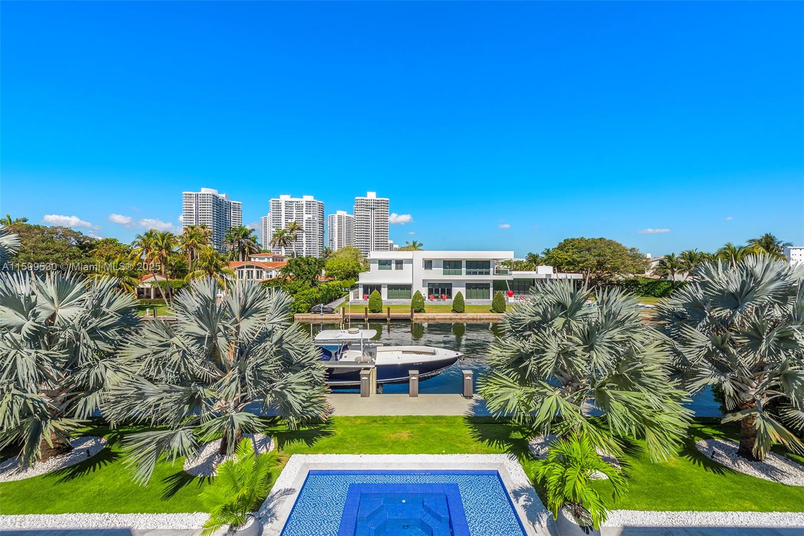 GOLDEN BEACH SEC F - Residential