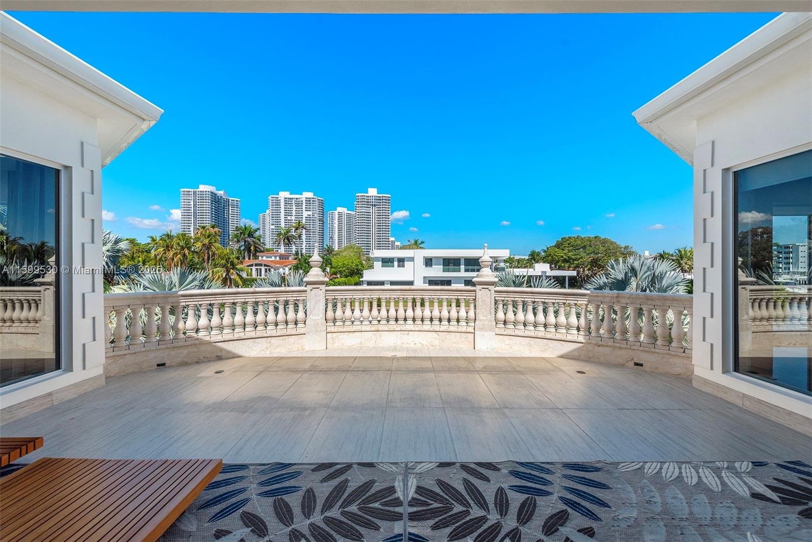 GOLDEN BEACH SEC F - Residential