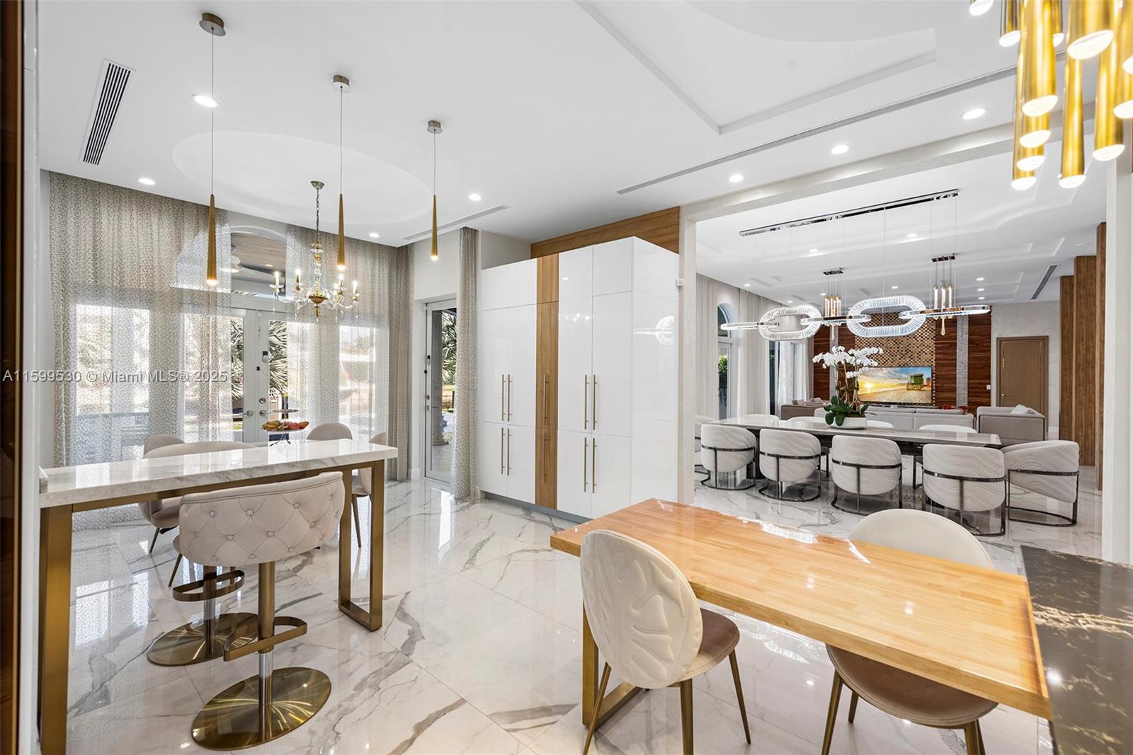GOLDEN BEACH SEC F - Residential